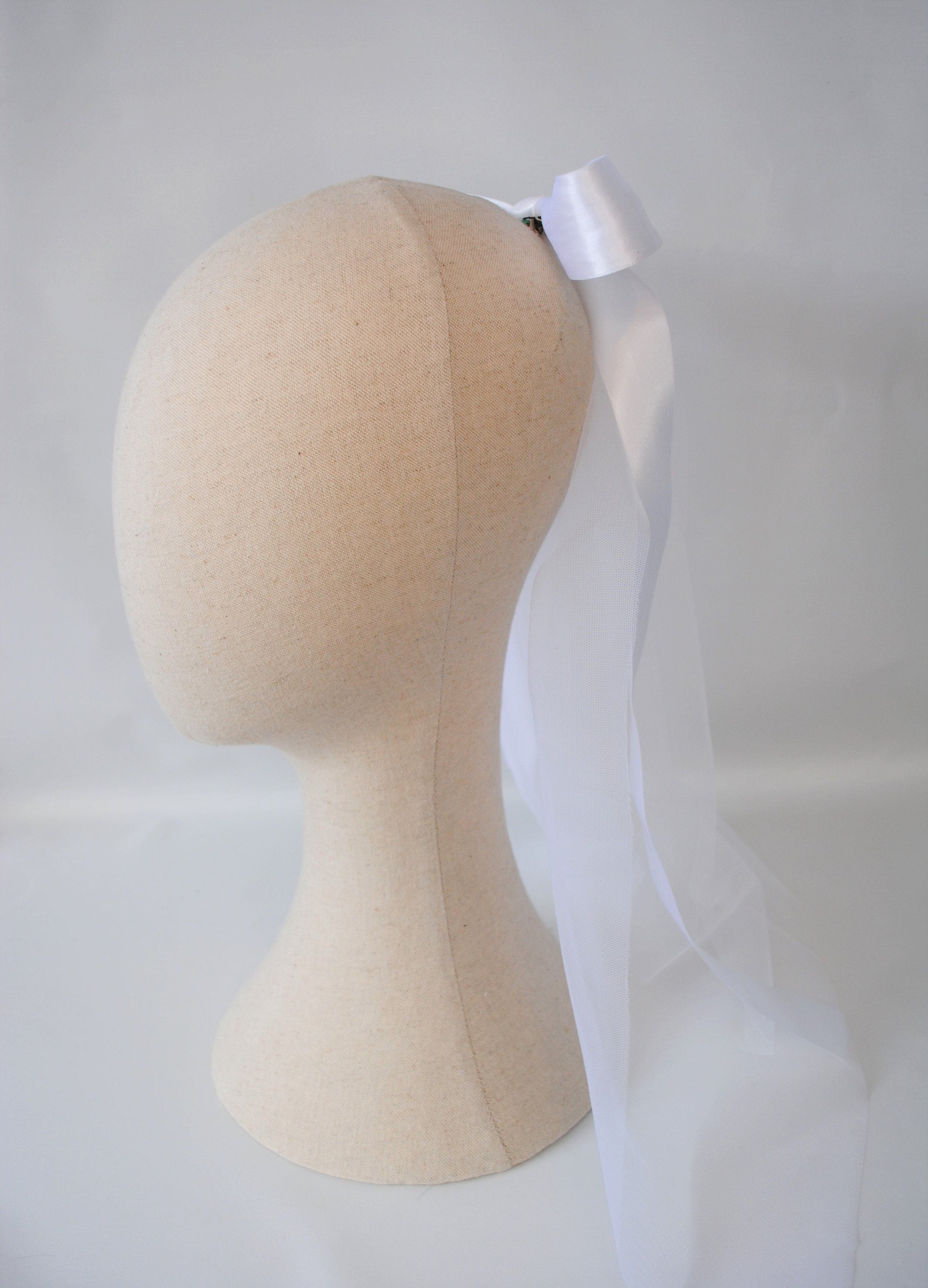 WHITE BOW VEIL 2.jpeg
