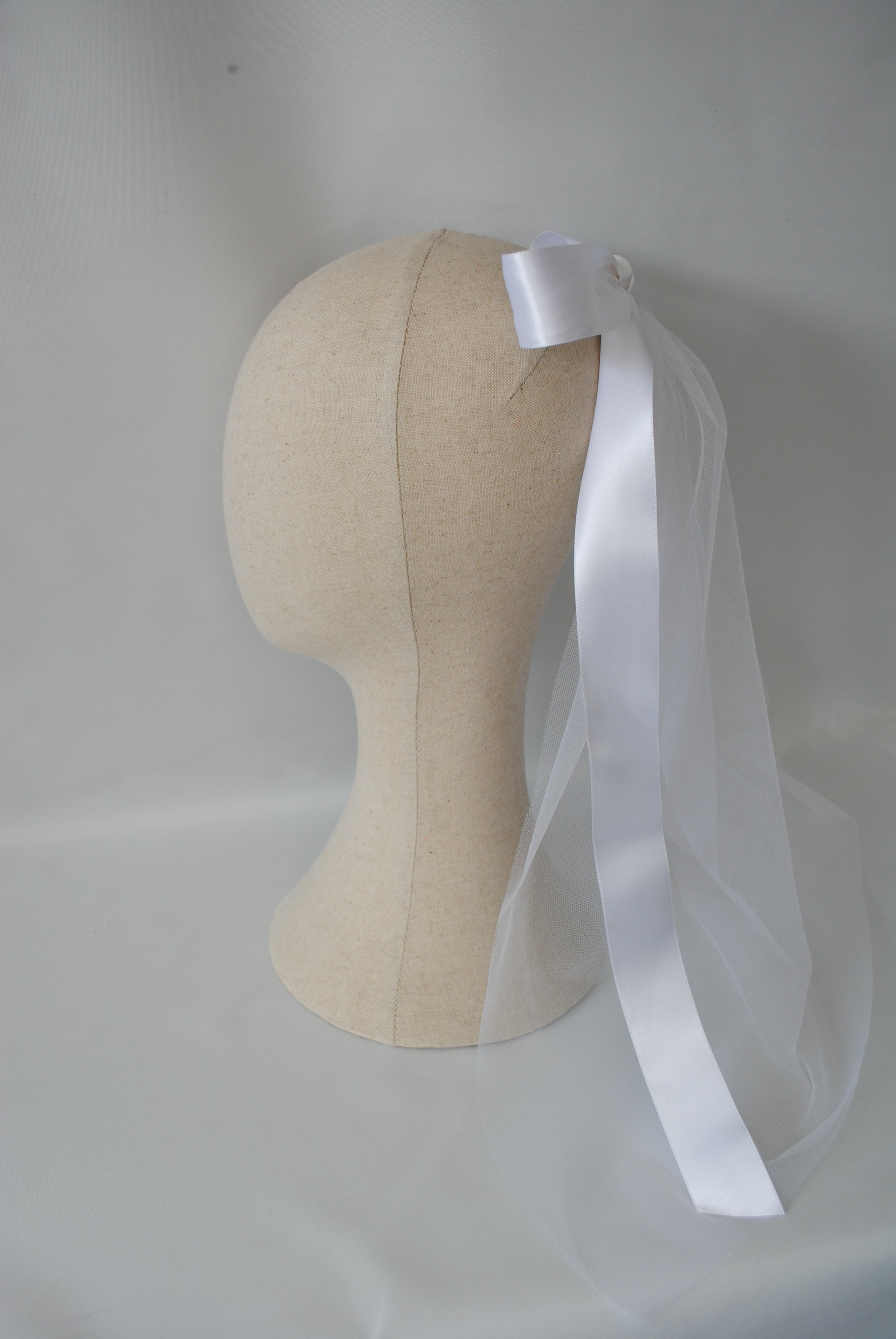 WHITE BOW VEIL.jpeg
