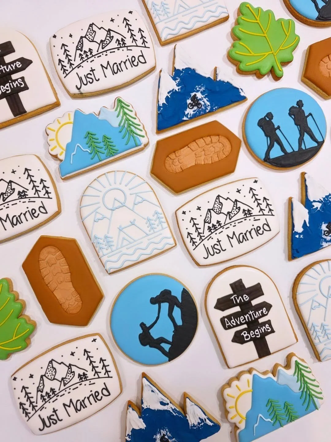 Thanksgiving preorders will open tomorrow! Pumpkin Spice sugar cookies, DIY and PYO cookie kits and a gourmet 4 pack will be available 🦃
.
.
.
#weddingcookies #cookiefavours #albertawedding #cochranewedding #canmoreweddings #mountainwedding #cookies