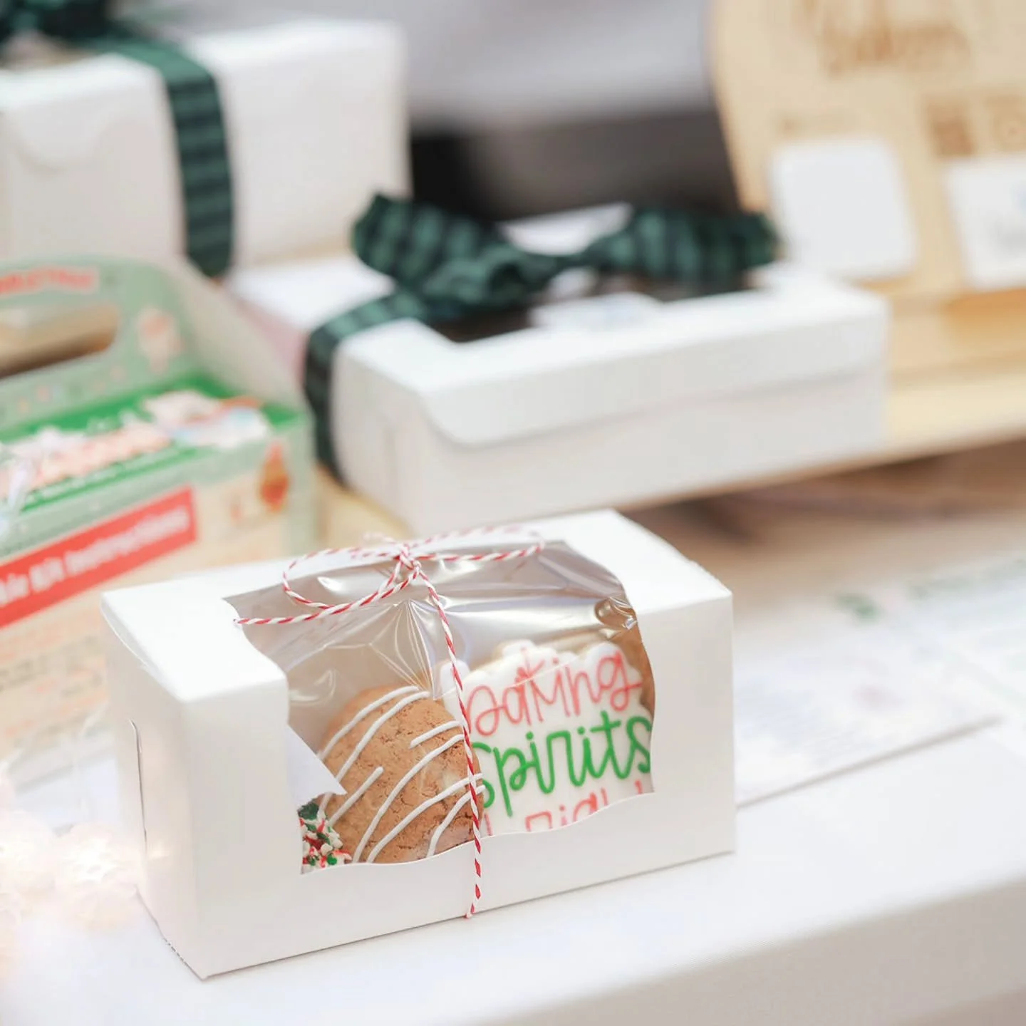 Thanks to all who have come out the past 2 weekends!
My last one will be December 13th and 14th at the @cochranefarmers Christmas edition. 
Preorders are still open for both pick up and delivery 🎁
.
.
.
#christmascookies #Christmas #cookies #cookie 