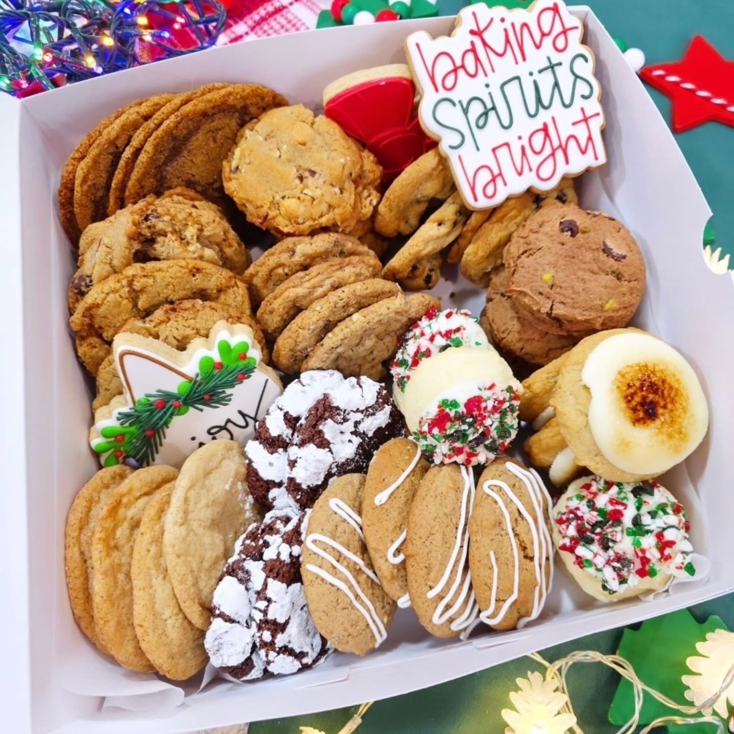 We're getting closer to cut off for orders! Pick up until December 23rd and your last day to order will be December 19th (unless I book up). Order form in my bio 🎄
.
.
.
#christmasgifts #christmascookies #cookies #cookie #cookieart #cookiesofinstagr