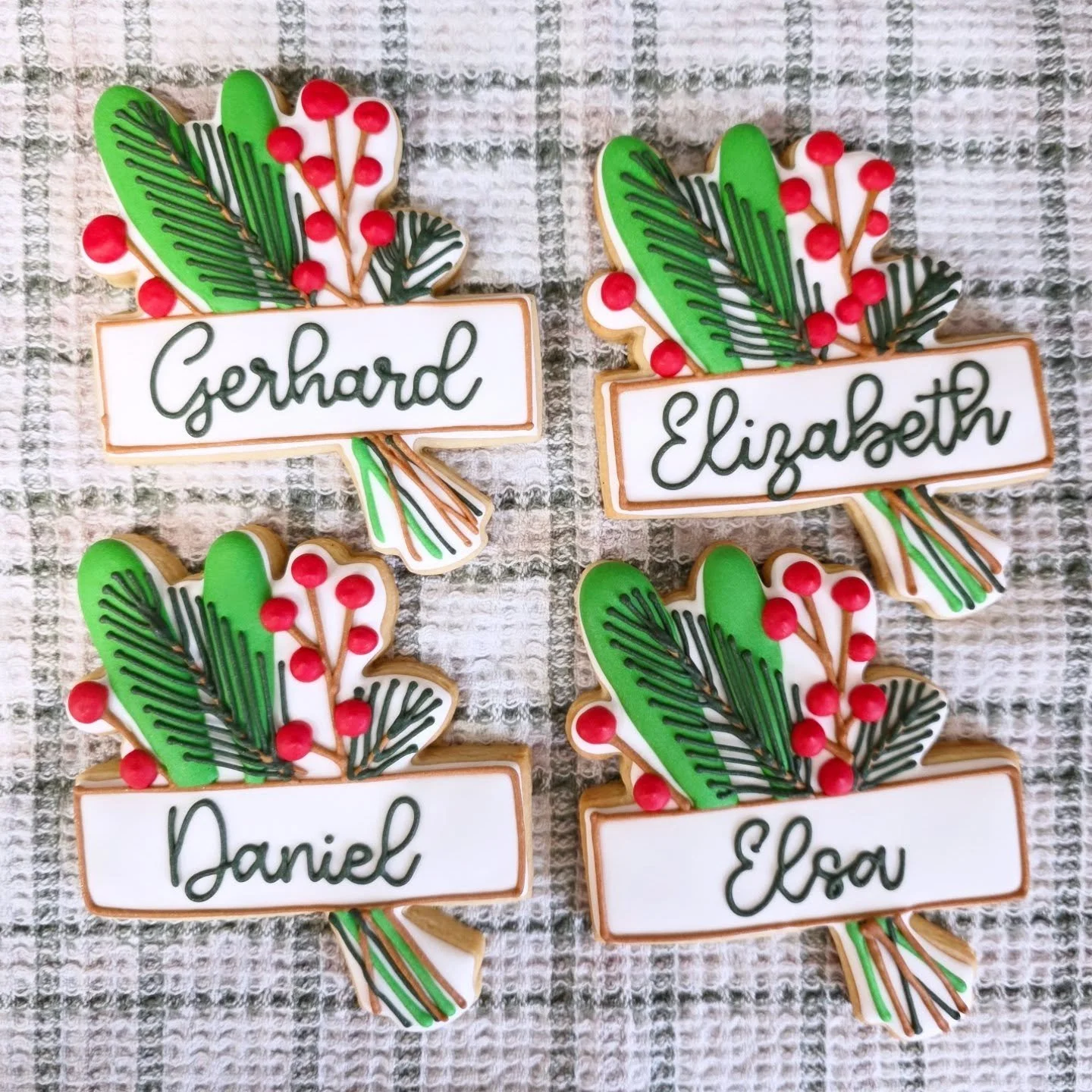 THANK YOU!! 🎄🎁
It's been another wildly busy Christmas season filled with over 100 pounds of butter and countless cups of flour and sugar. Markets blew me away and I'm thrilled at seeing so many familiar names ordering again ❤️ 
.
.
.
#christmascoo