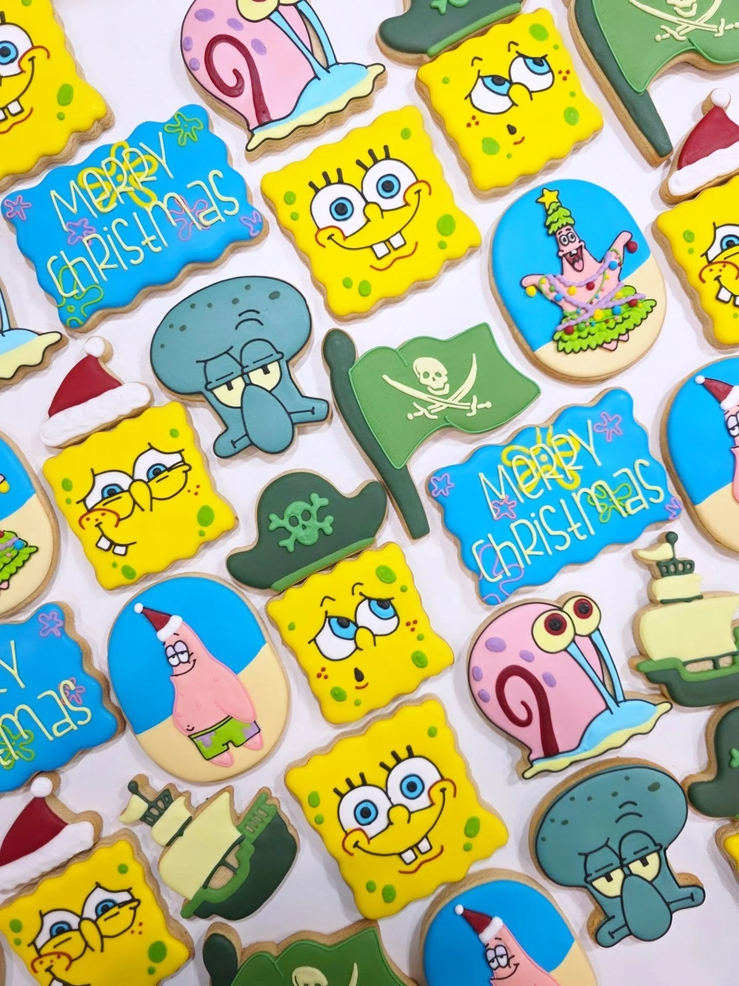 This year's theme of Christmas Pirate SpongeBob for @drbarnettortho was one I could have never foreseen 🤣 I absolutely love them ❤️ 
.
.
.
#spongebobcookies #Cochrane #cochranecookies #sugarcookies #christmascookies 
.
cookies cookie cookieart cooki