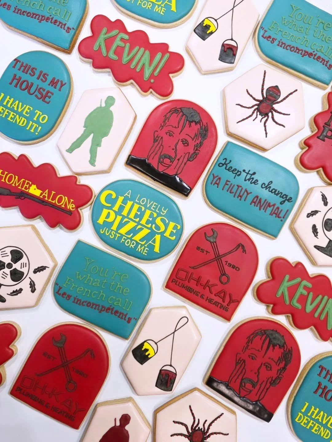 WE DIDN'T DIE! Thought for a few days this was the end but all 3 of us have survived this horrible flu! Being sick is one thing but being sick with a toddler is maybe the worst thing I've ever experienced 🙃 🤧 
Emails have been replied mostly to, I'