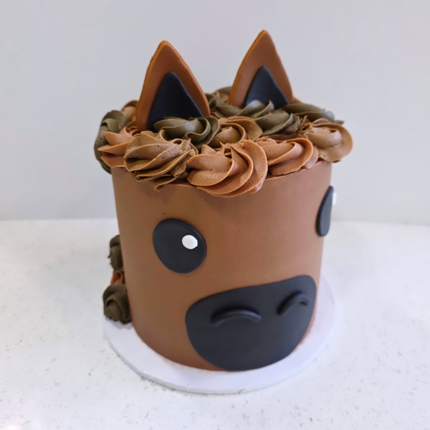 🐴🐴🐴
.
.
.
#horsecake #ponycake #birthdaycake #yyccakes #cochranecakes