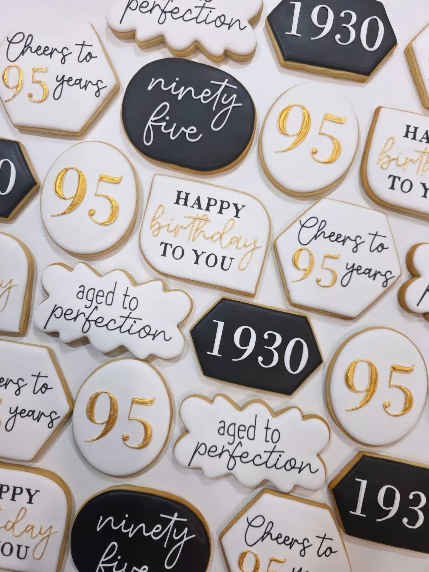 95! What a milestone to hit! Happiest of belated birthdays as this set went out in November 🥳
.
.
.
#95thbirthday #birthdaycookies #agedtoperfection #yyccookies #cochranecookies