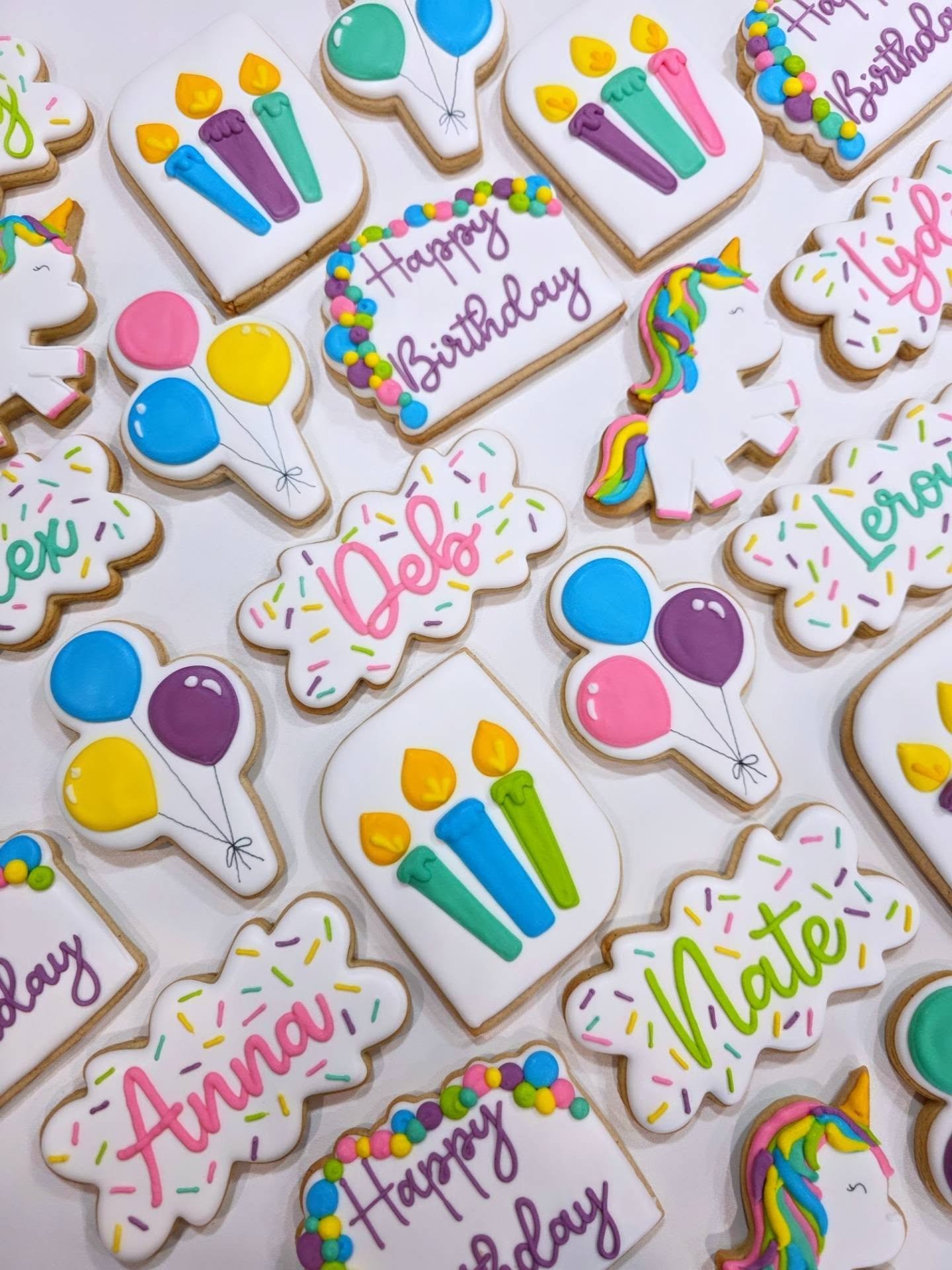 This set came out very 90s nostalgia colours 😍 
.
.
.
#birthdaycookies #90saesthetic #yyccookies #cochranecookies