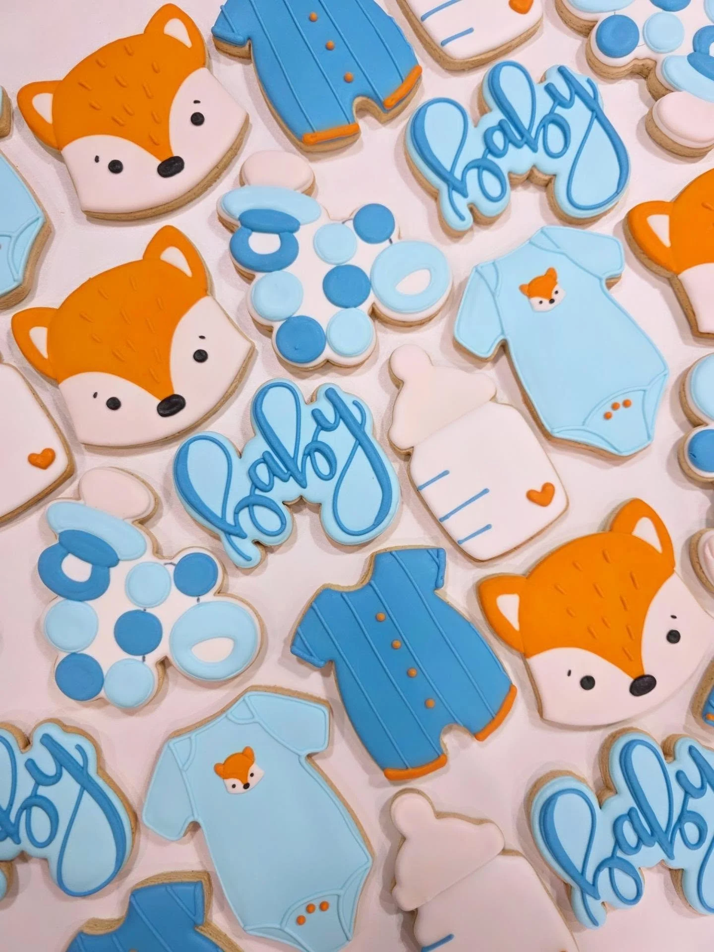 A little fox is on the way! 🦊
.
.
.
#babyshowercookies #foxcookies #babyboycookies #yyccookies #cochranecookies