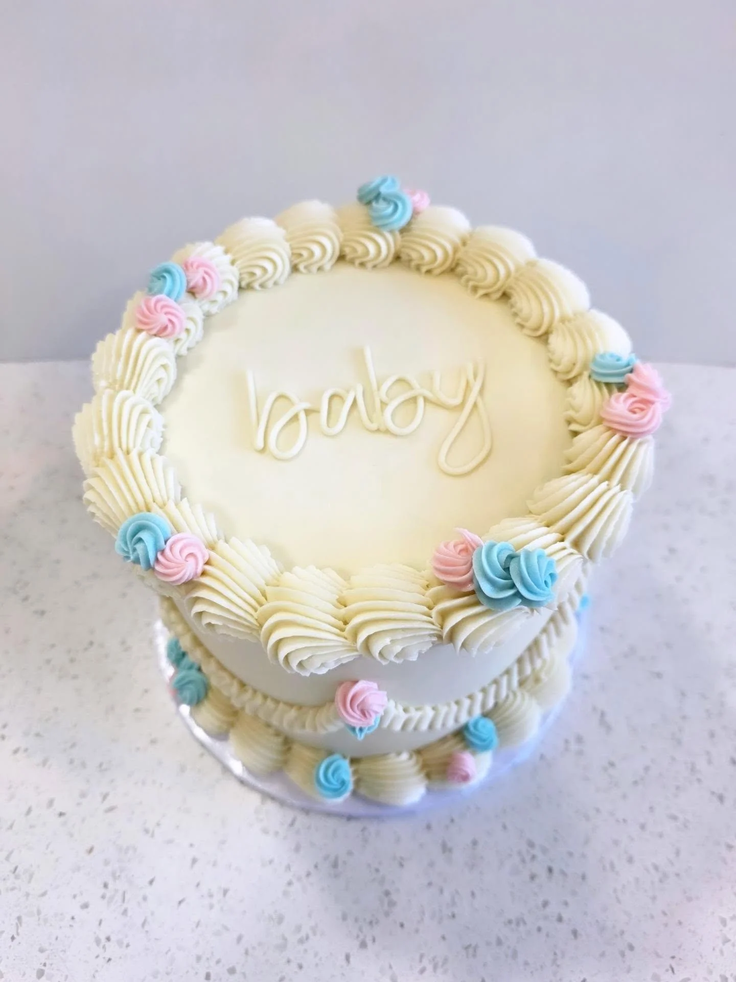 I just love gender reveal cakes 🩷💙
.
.
.
#genderrevealcake #yyccakes #cochranecakes #rufflecake #babycakes
