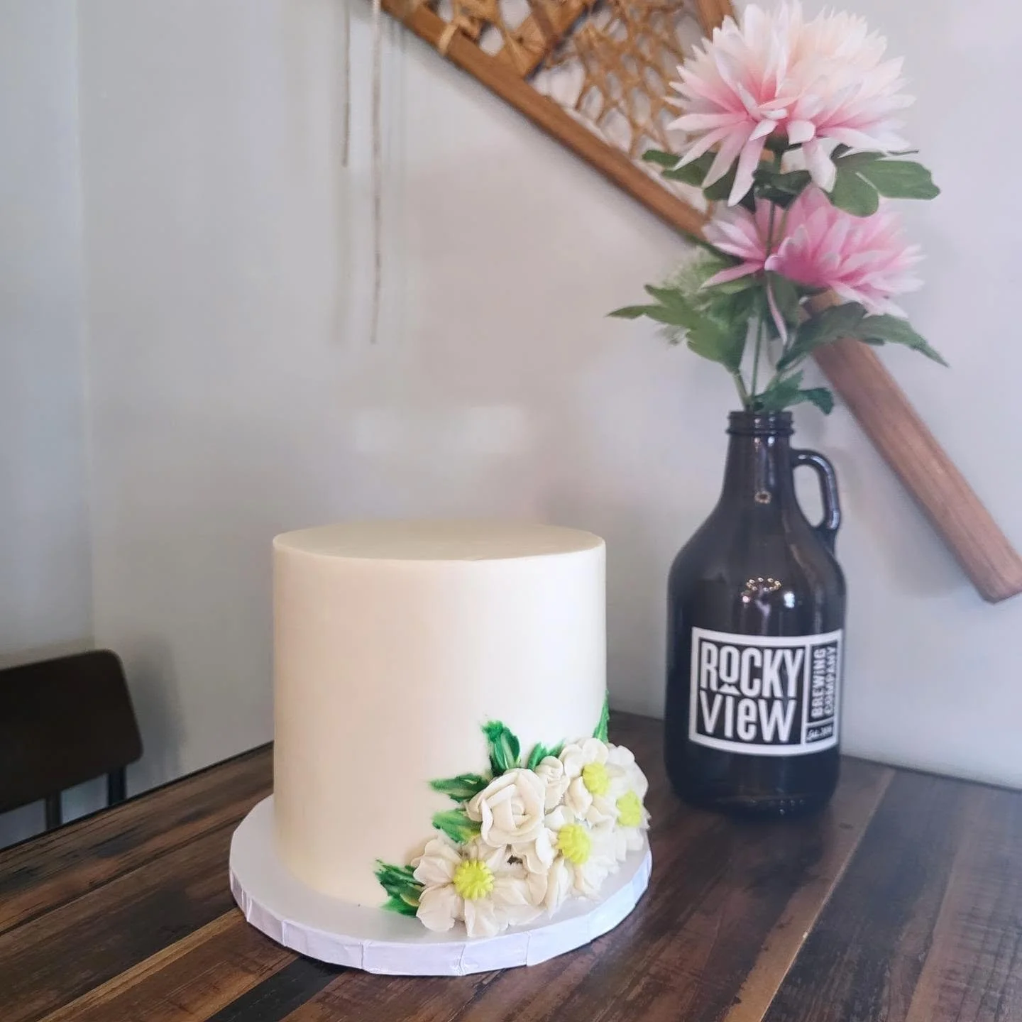 Wedding season is here! 
.
.
.
#weddingcakes #cochranecakes #cochranewedding #yyccakes #yycweddings