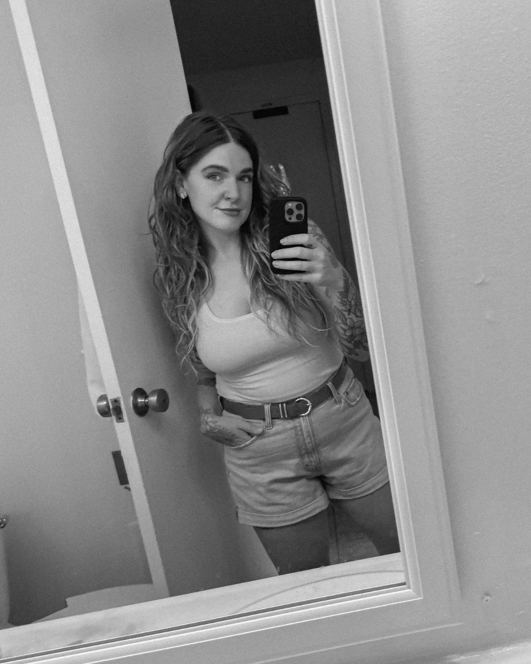 I used to be so mean to myself.⁠
Not in a joking, self-deprecating way.⁠
In a deeply unkind, always picking myself apart kind of way.⁠
⁠
Every time I looked in the mirror, I&rsquo;d scan for what was &ldquo;wrong.&rdquo;⁠
Every photo I was in, I&rsqu