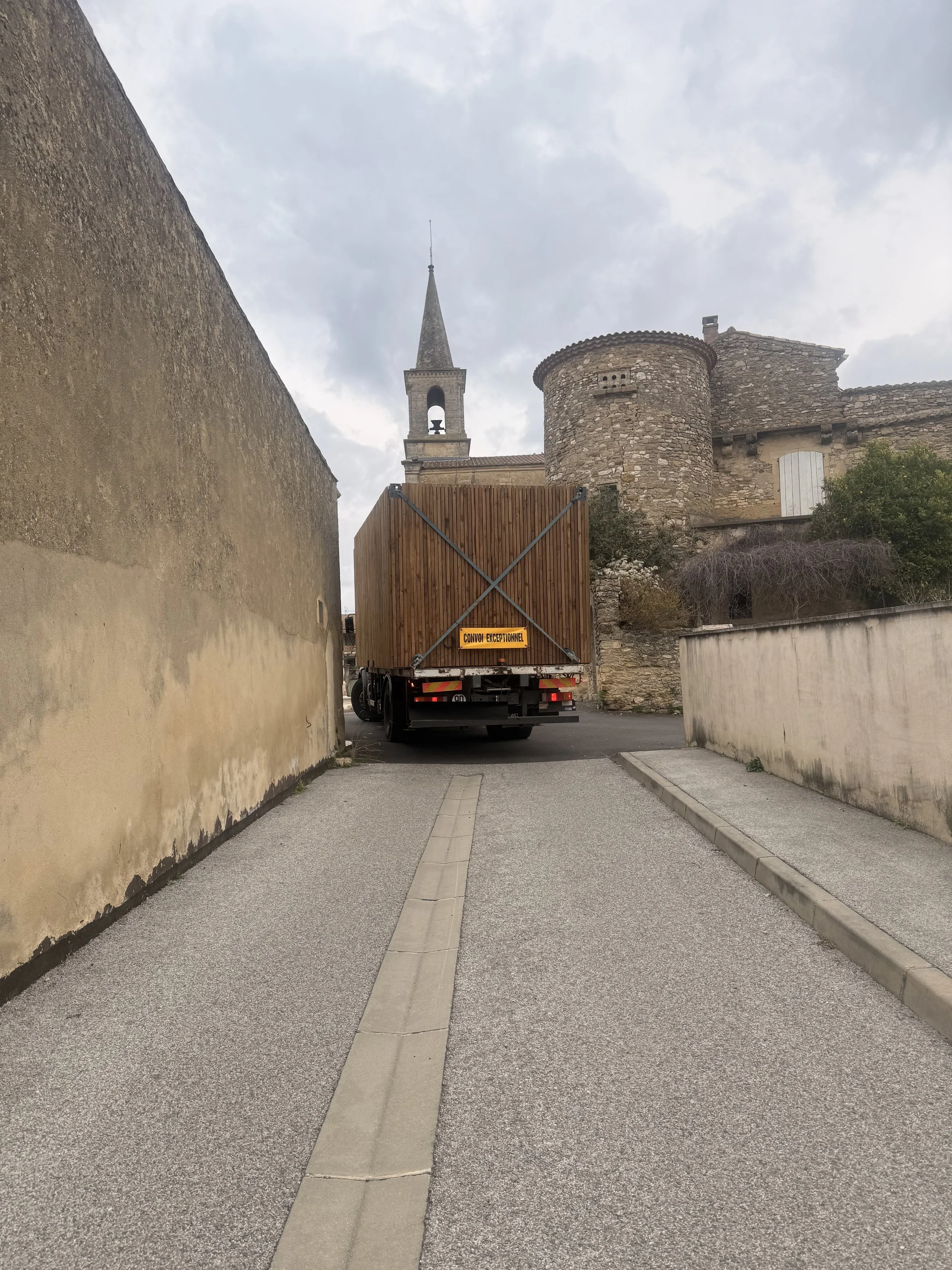 Livraison dans un petit village du sud