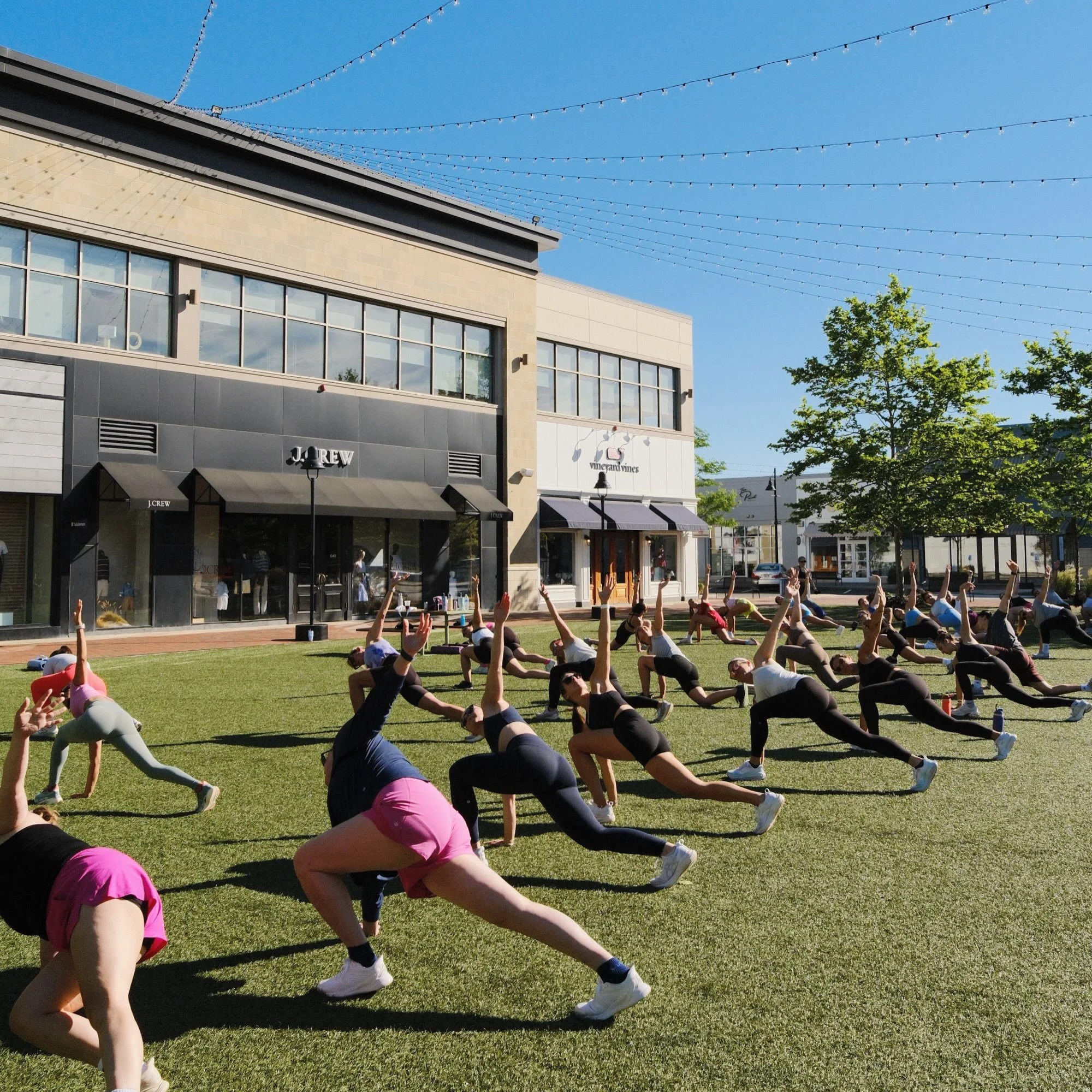 Sneak peek of what your Saturday morning could look like with an outdoor morning workout from MAC and an exclusive Vuori shopping experience 👀 

Catch us this Saturday 8/29 at Lynnfield marketplace for our last one of the summer! Sign up on the link