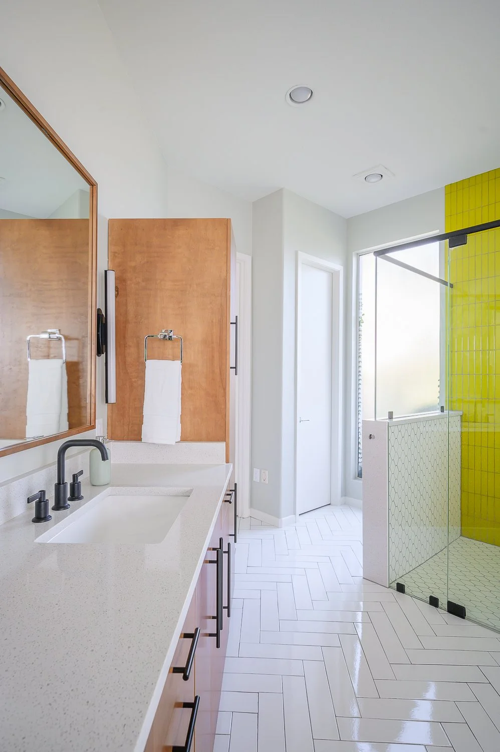 BRAVE SHOWER - CASTLE ROCK PROJECT