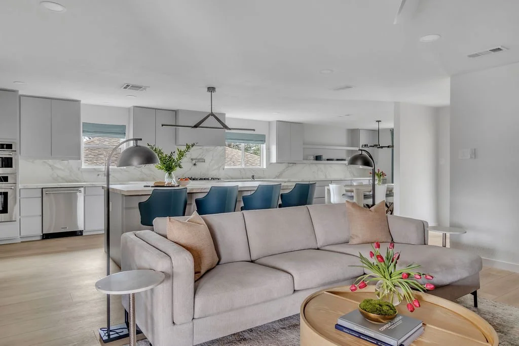 Cohesive rooms in a whole-home Dallas renovation by Brittany Lyons Interiors