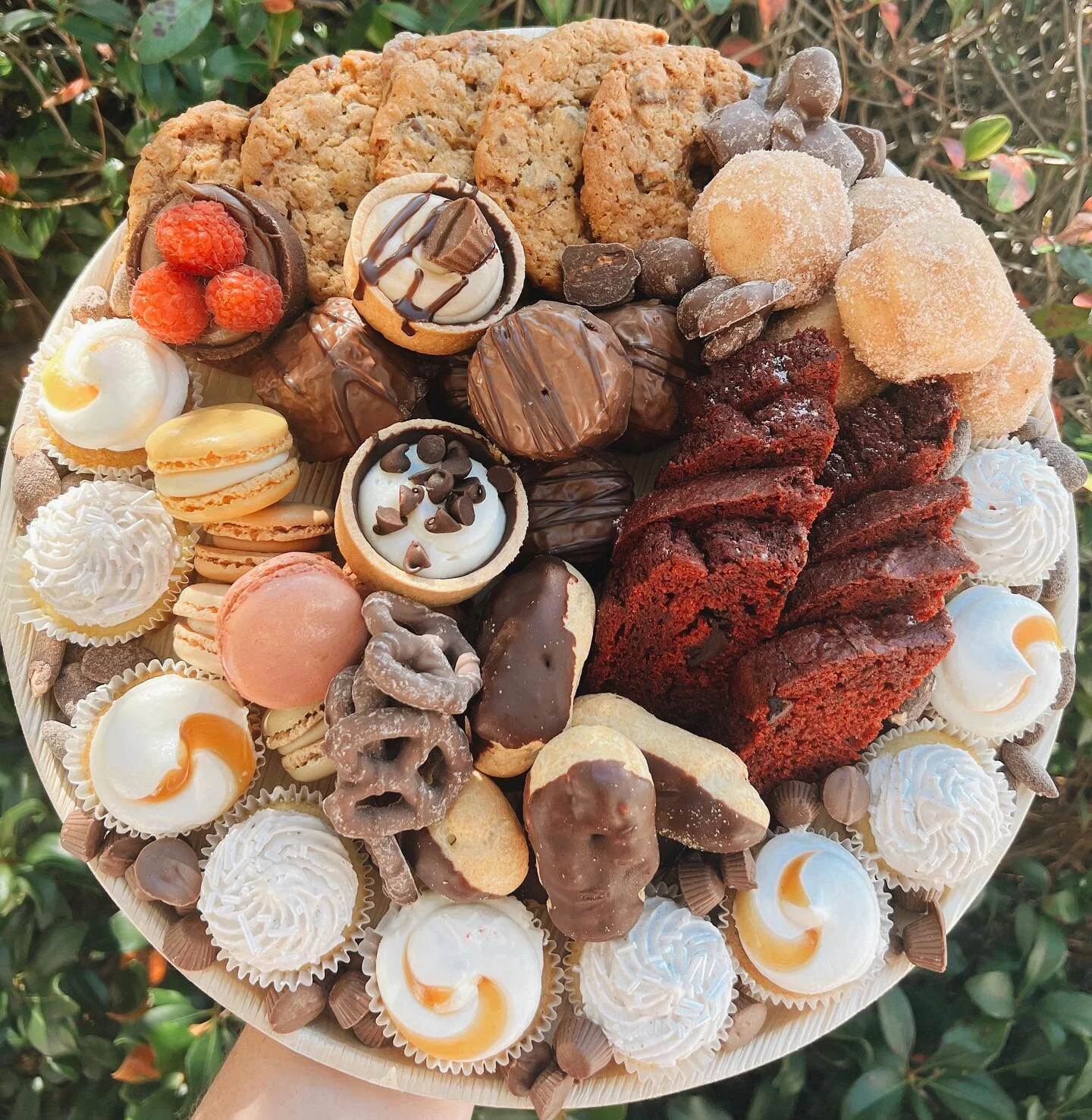 Dessert anyone?! 🧁 🍮 🍩 

Add a dessert board to any order for the Holidays! 🤩

Don&rsquo;t wait until the last minute&hellip; spots are LIMITED for the days leading up to Thanksgiving 🦃