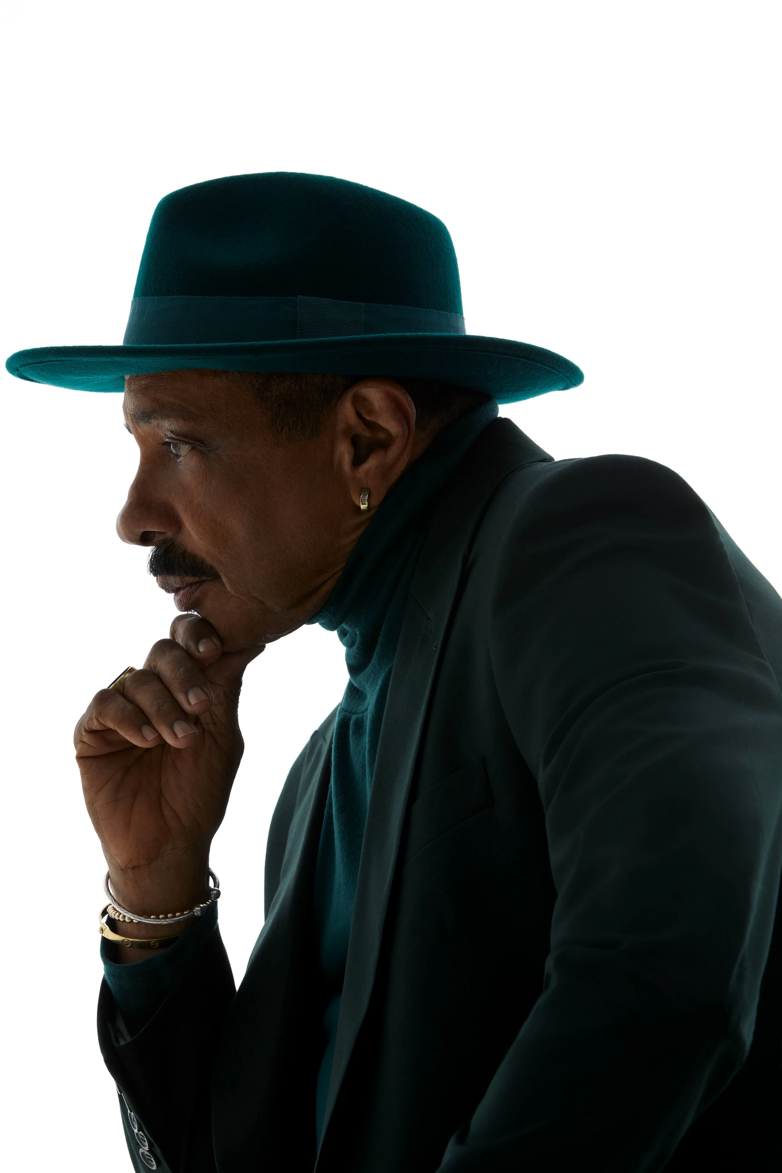 vision-de-lanier-universal-music-20210928_SCOTTLEON_TEMPTATIONS_RON_LOOK4_0011.jpg
