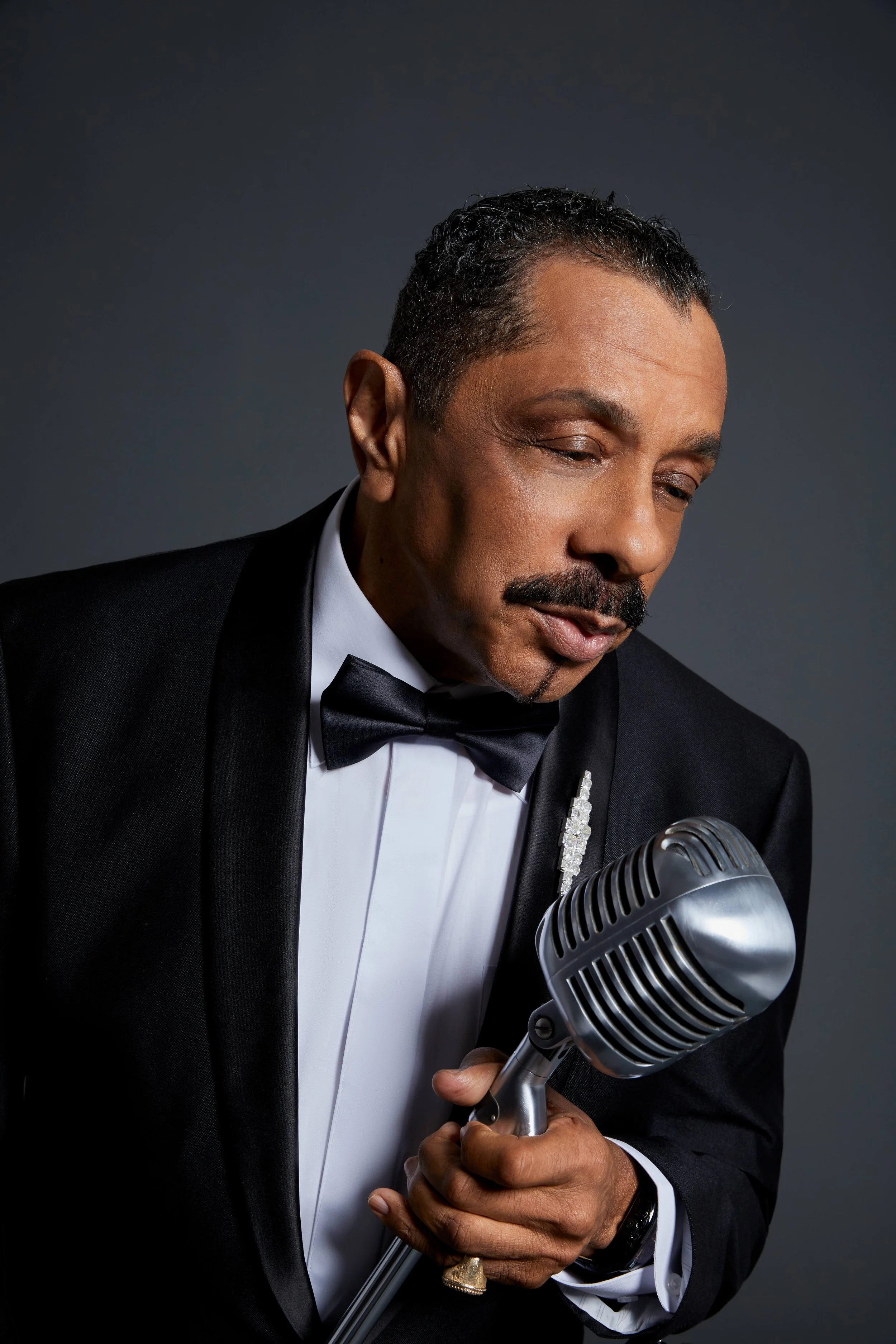 vision-de-lanier-universal-music-20210928_SCOTTLEON_TEMPTATIONS_RON_LOOK1_0328.jpg
