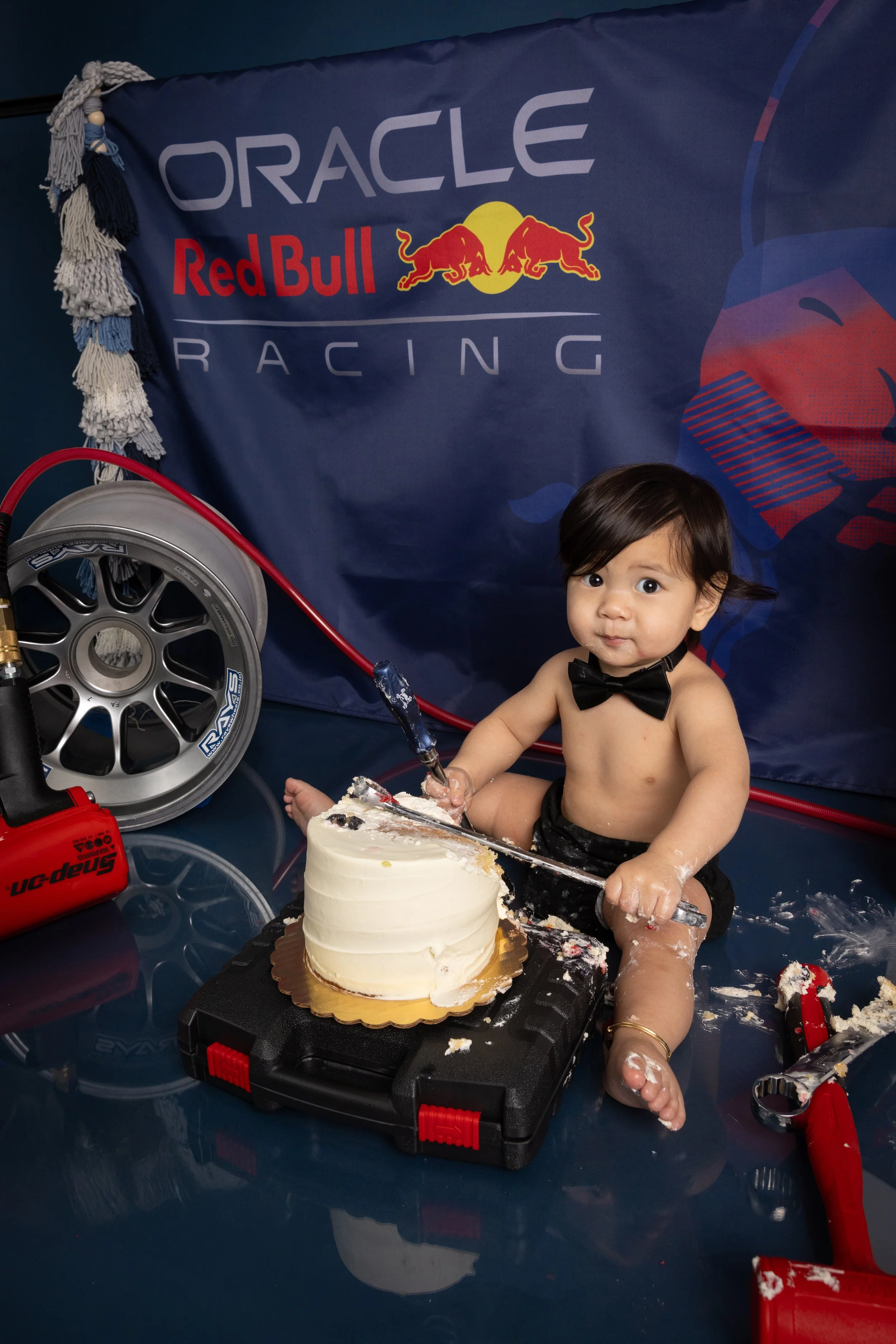 F1-Theme-Cake-Smash-Red-Bull-Snap-on.jpg