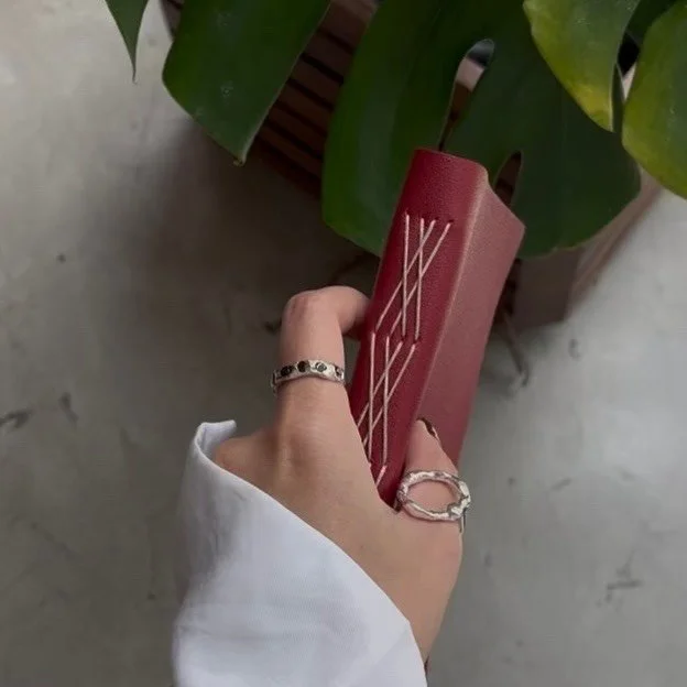 A RING THAT BECOMES PART OF YOUR EVERYDAY.💌#wearsarrrai #morebling #lesswaste