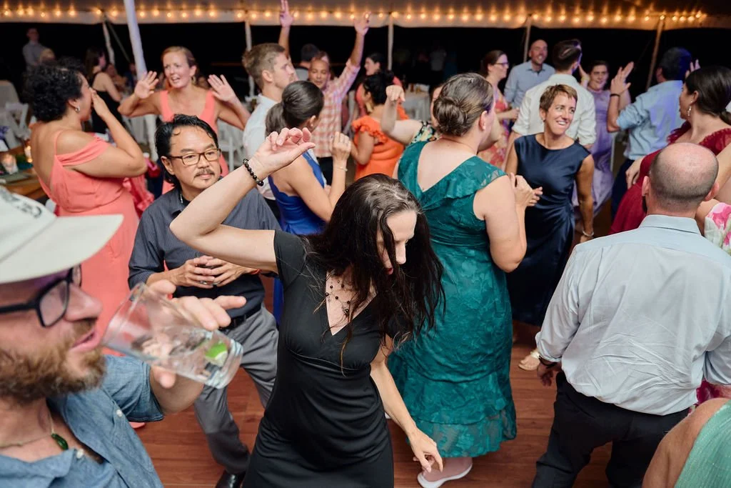 Chelsea & Stephen - Aaron Spicer Productions - JuneBug Retro Resorts