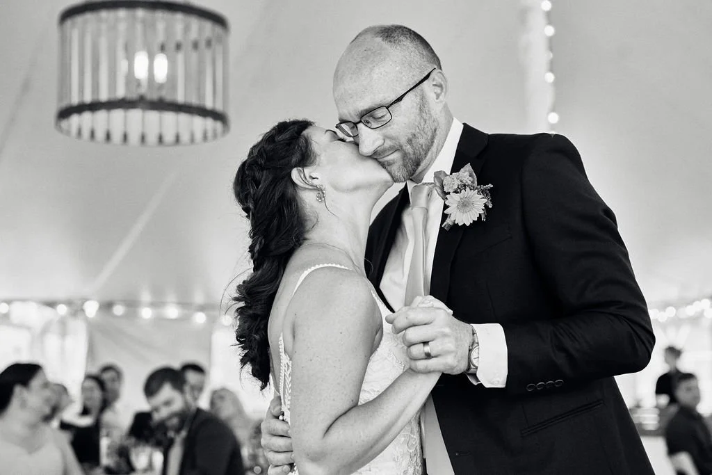 Chelsea & Stephen - Aaron Spicer Productions - JuneBug Retro Resorts