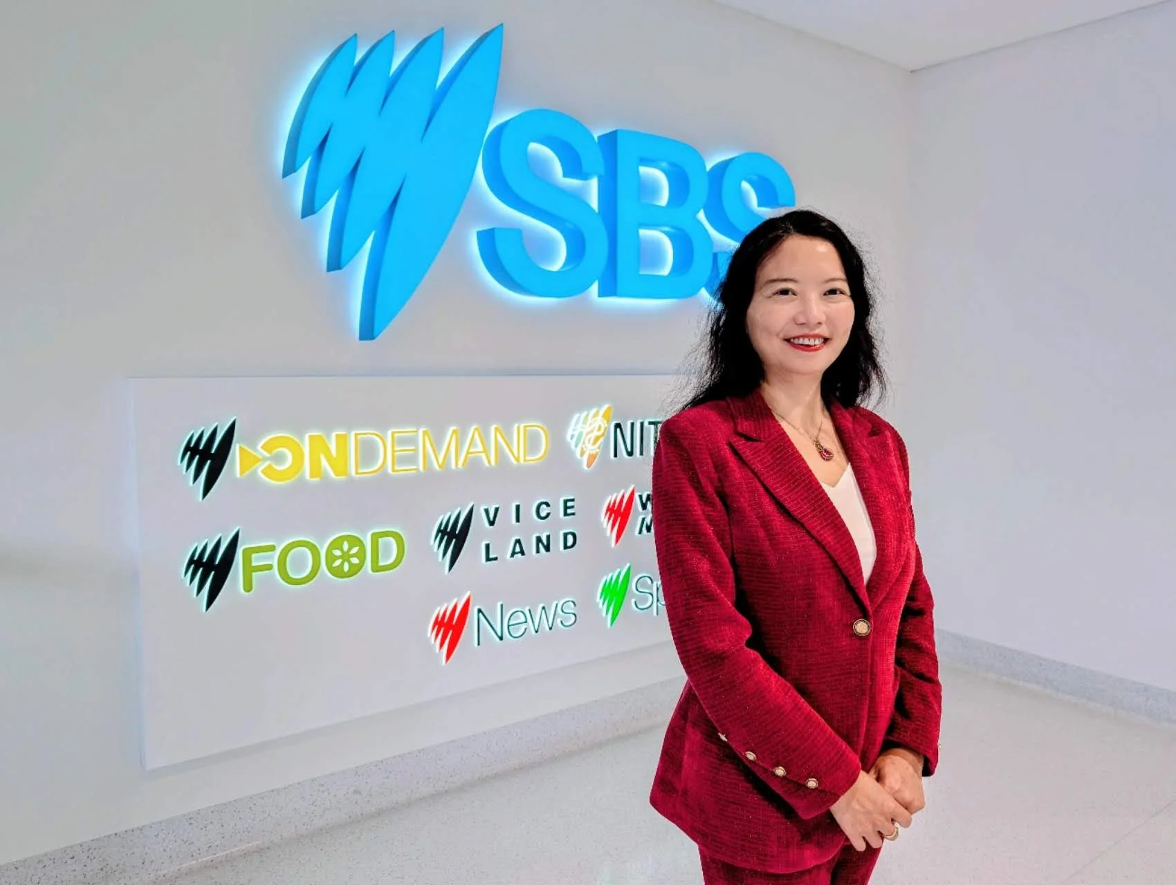 Jingmin Ren, “Good Together” Exhibiting Artist in Bondi: True Togetherness Is Building Connection Through Differences — An Interview with SBS by Jason Liu