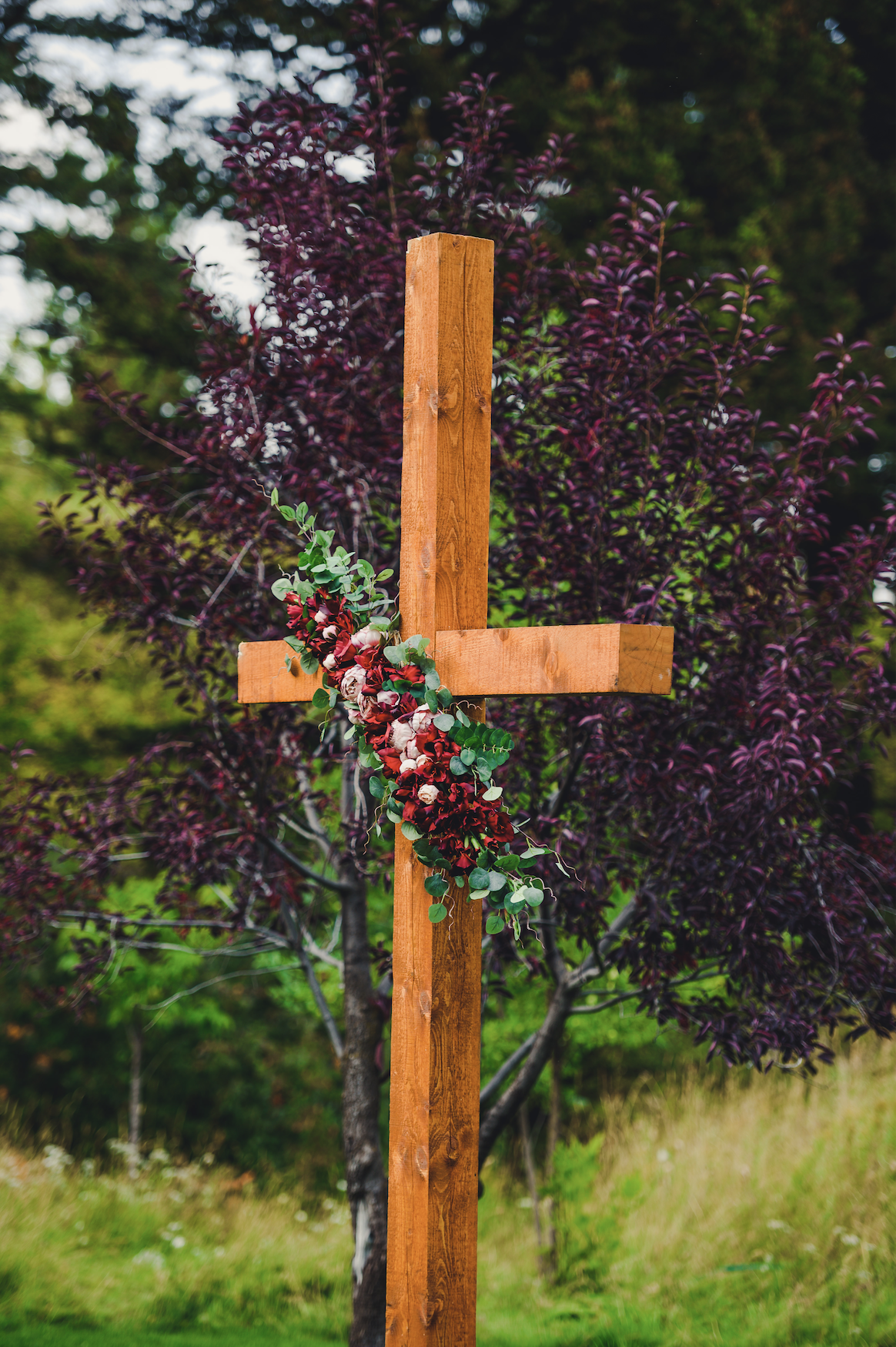 10-woodlands-best-wedding-venue-montana-wedding-wedding-couple-Capturing_His_Creation.png