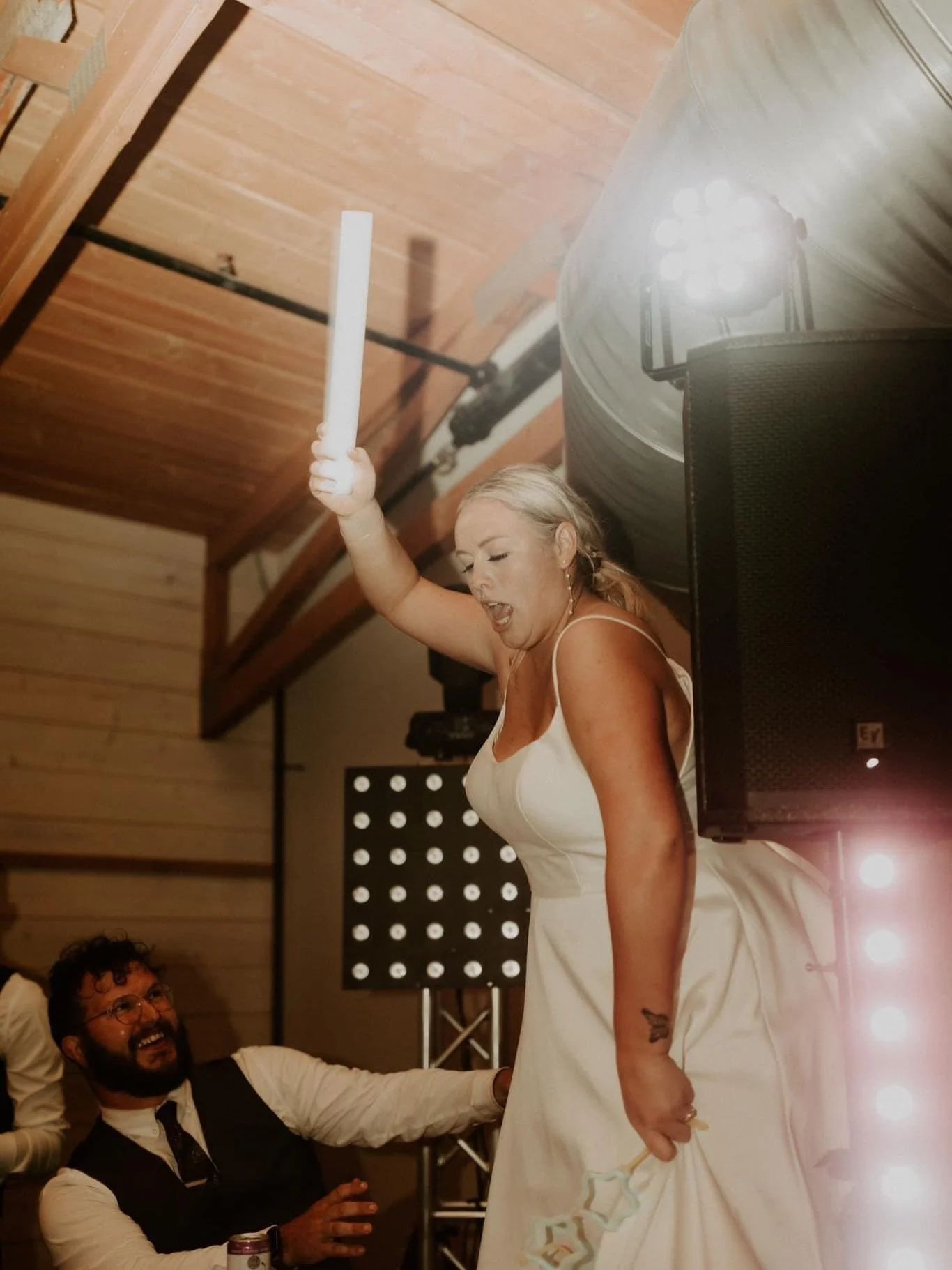 For all of those brides who want their &ldquo;IT GIRL&rdquo; moment&hellip; 💅 

Here are some of my favorite photos of our dB Brides being THAT GIRL. 🙌 😃

Nothing cooler than seeing months or years of sometimes stressful preparation melt away and 