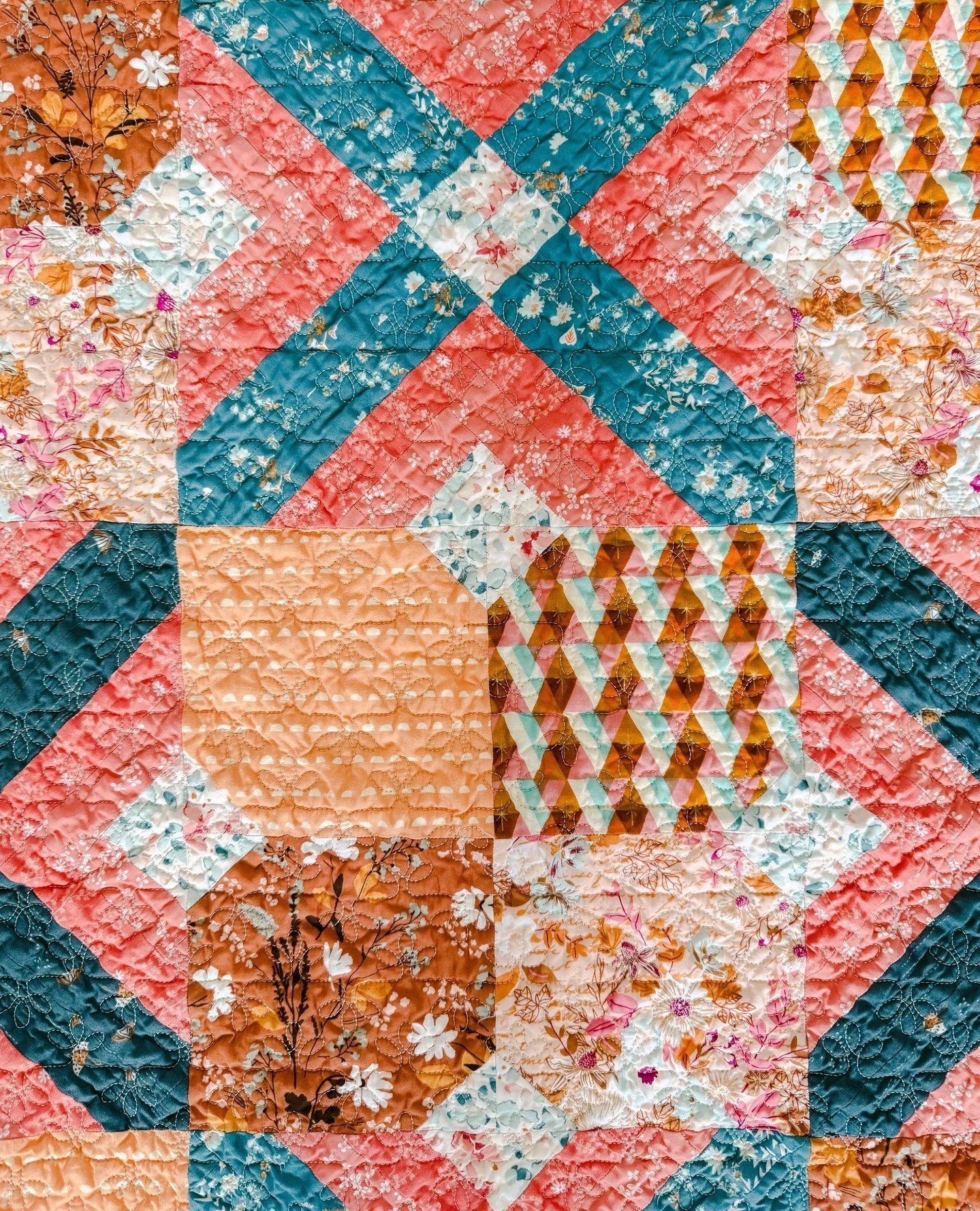 One of the things Clover &amp; Magnolia really focuses on is clean intersections.⁠
⁠
It&rsquo;s the kind of detail that makes a quilt feel polished&mdash;and it&rsquo;s absolutely something you can learn with the right process and a little patience.⁠