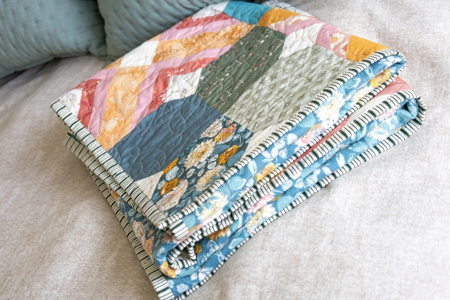 A quiet Sunday, a stack of fabric, and a project you&rsquo;re excited about.⁠
⁠
That&rsquo;s really all you need.⁠
⁠
The Clover &amp; Magnolia pattern is available whenever you&rsquo;re ready. Find it in my shop.⁠
⁠
#cloverandmagnoliaquilt #slowmakin