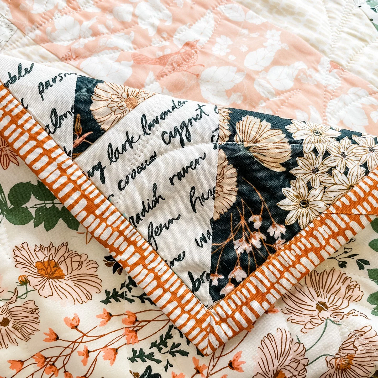 Zooming in because sometimes the tiny details deserve their moment too.

Texture.
Contrast.
Print scale.
Seam lines.
The way quilting changes everything once it&rsquo;s finished.

There&rsquo;s so much beauty in the close-ups.

#quiltdetails #machine