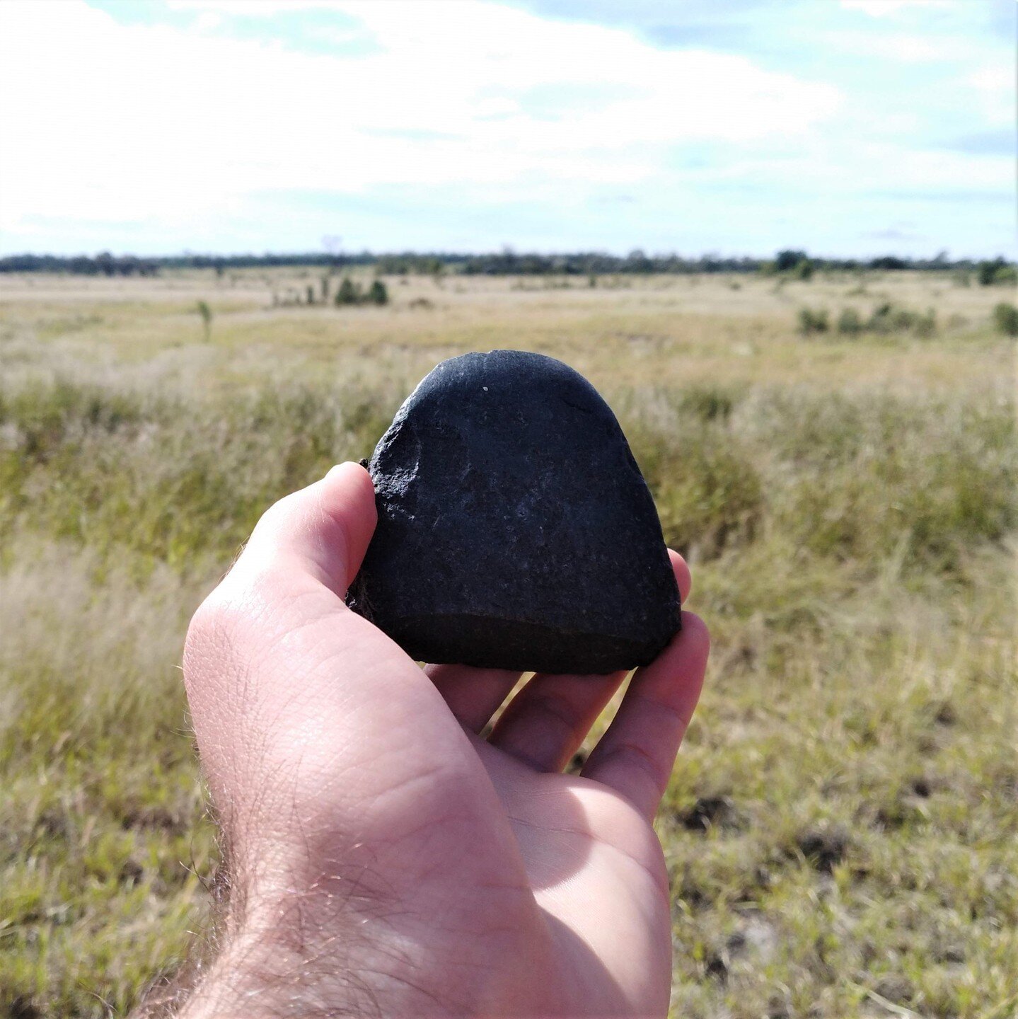 Coming at this #TechTuesday from a different perspective! Groundstone technology has been utilised by Aboriginal communities for thousands of years, with the oldest known grinding stone in Australia dating back to 30,000 years ago.

Originally used f