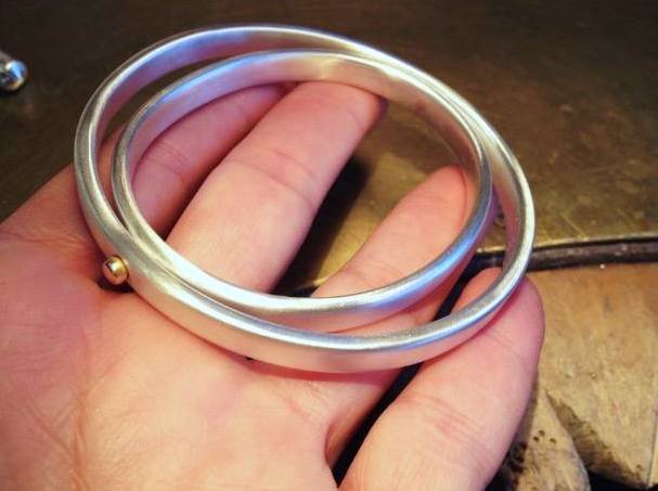 voila! my pivoting bangle x