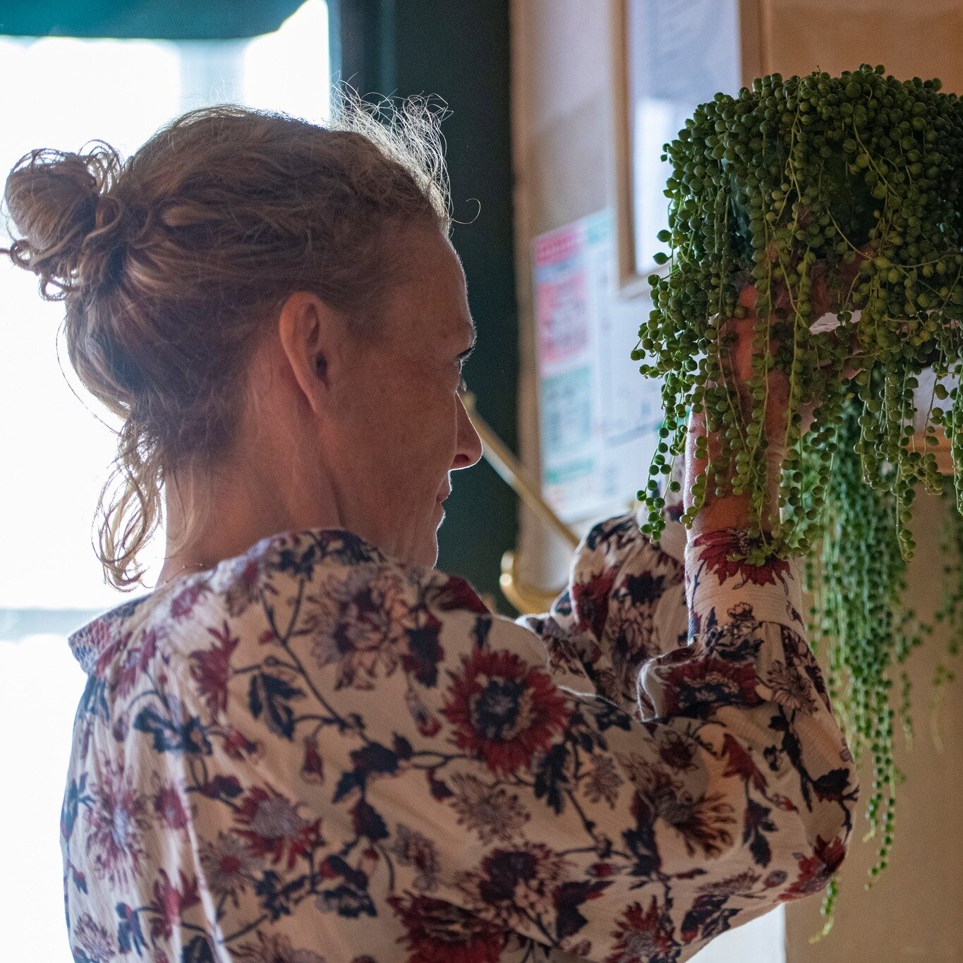 INSTALLATION 💚 COLLIERS DE PERLES

Notre offre de v&eacute;g&eacute;talisation pour les PRO est
💚 originale 
🔑 cl&eacute; en main
💧  comprend l'entretien. 

Merci @poneyclub.paris 🍷 Bar &agrave; vin nature

Merci 📷@bamstudio.ch 🫶🫶🫶🫶
.
.
.
.