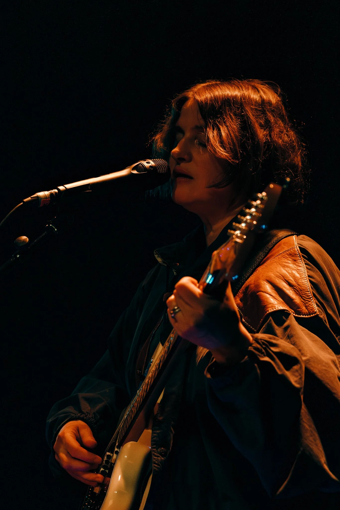 Joanne Robertson (Alexandra Grigorean)