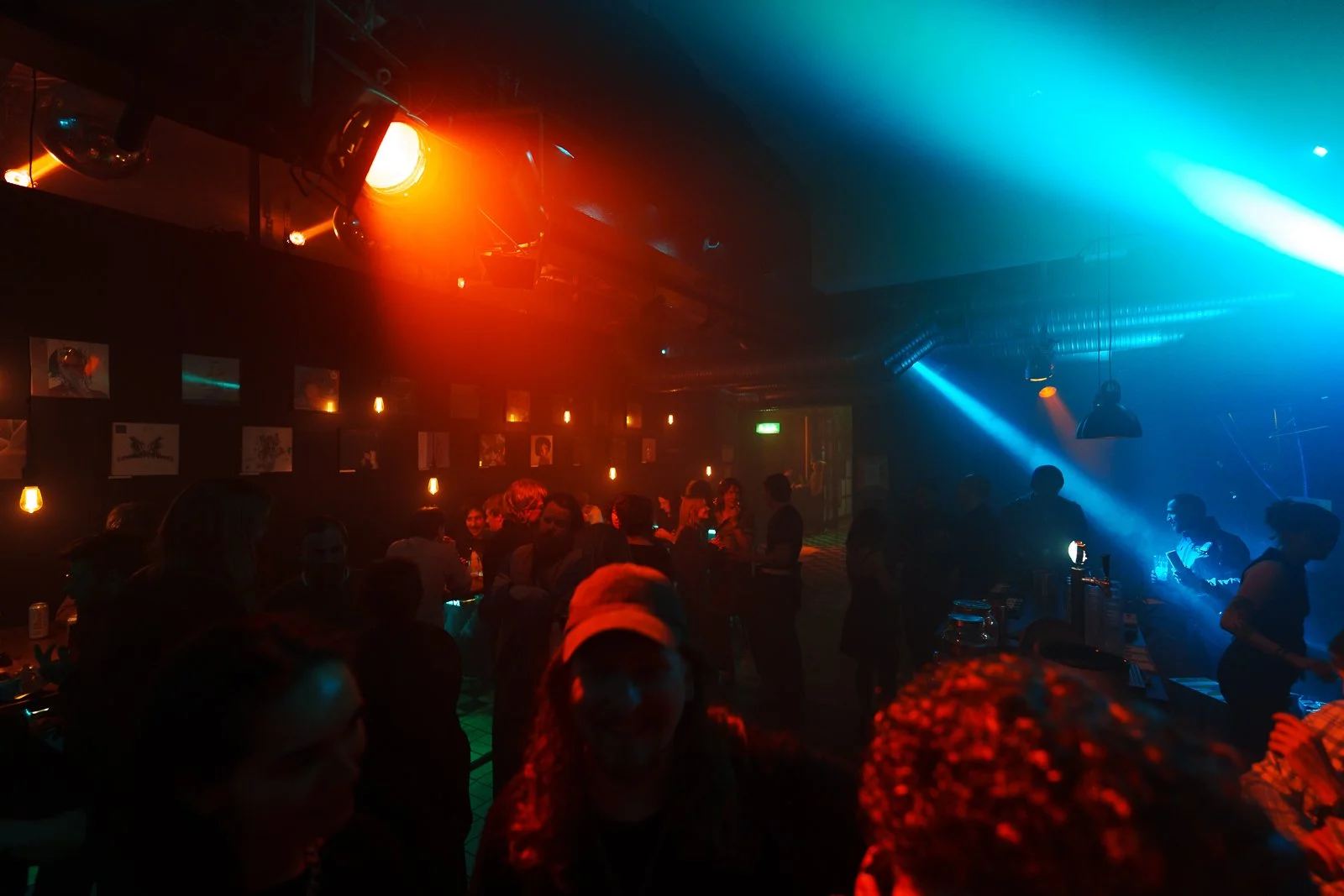 crowd (Henrik Hellström)