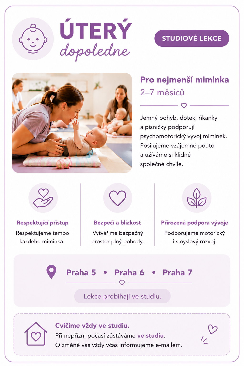 Maminka s miminkem na letní studiové lekci BabYogy pro děti od 2 do 7 měsíců v Praze.