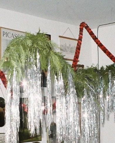 a jess living photo holiday &hearts;️🎄

hoping everyone has the most lovely and cozy holiday season 🤍