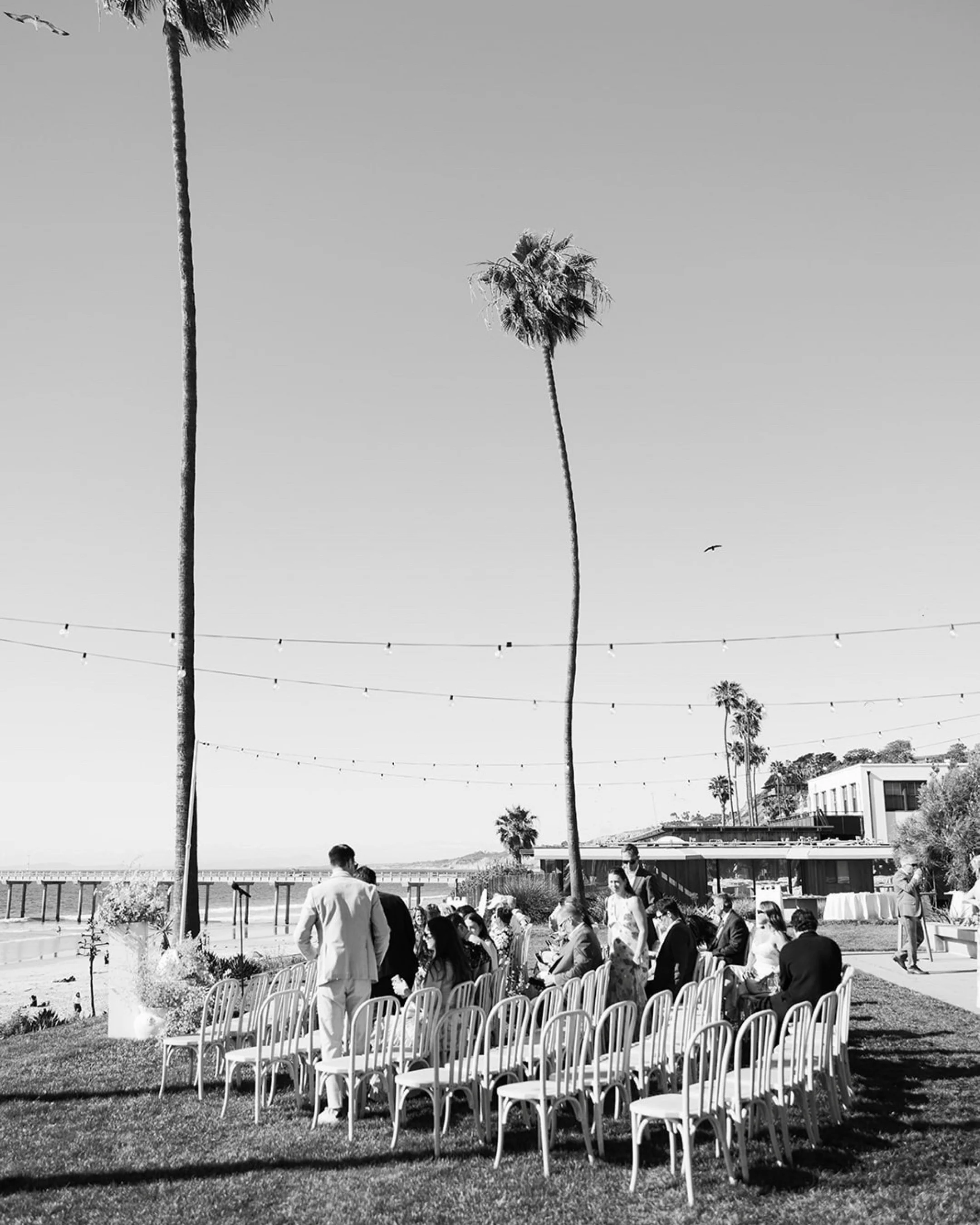a wedding day full of the things that mean the most to them: food, family, friends, sunshine, and the beach 🌞

the best, most accurate word i have for this day is sunshine 🤍 emma and reece, everyone!!!!!

planning: @treschicaffairs 
video: @ironand