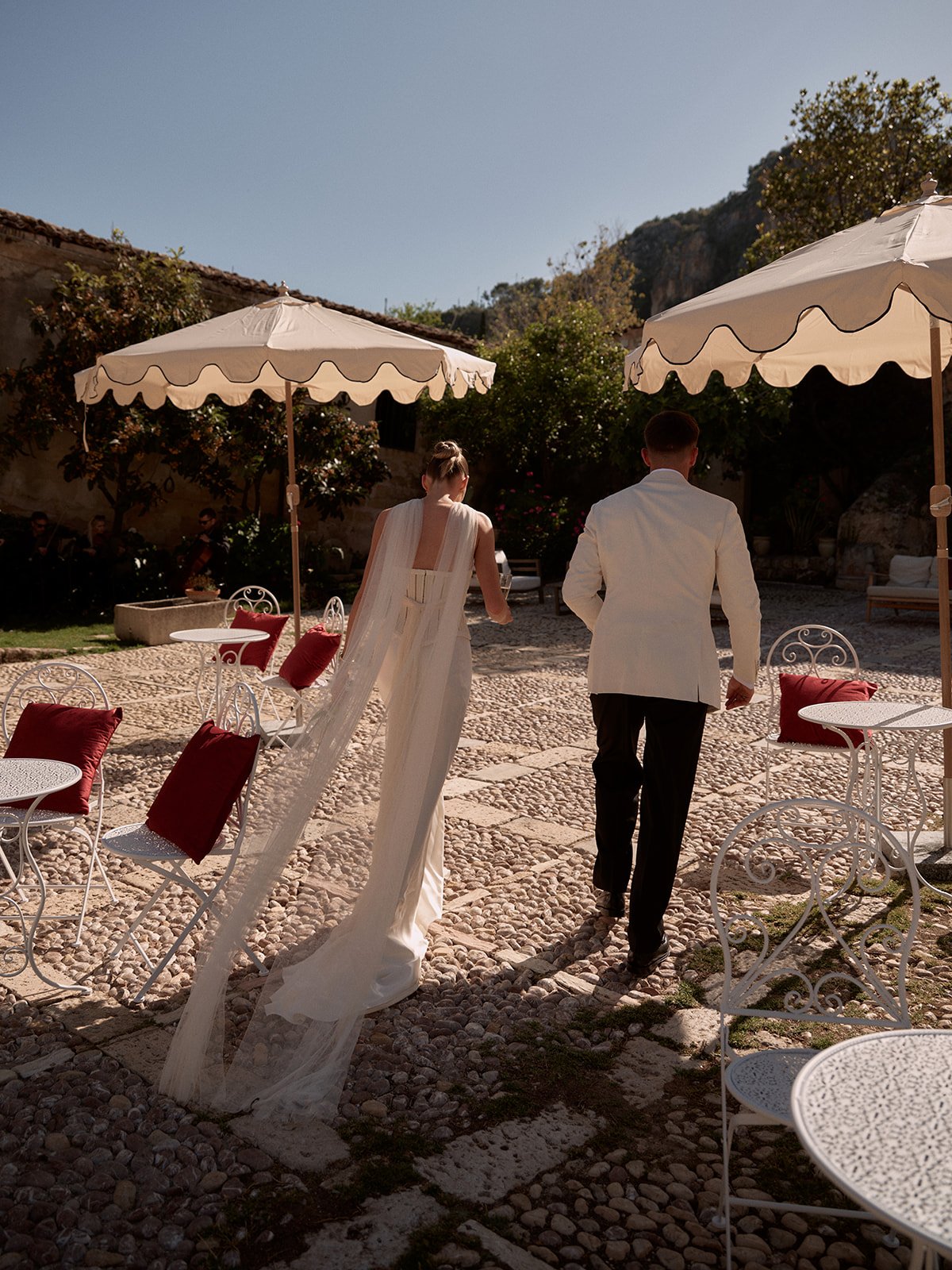 MEGAN_OLLY_WEDDING_TEASER_BENJAMINWHEELER_024.jpg