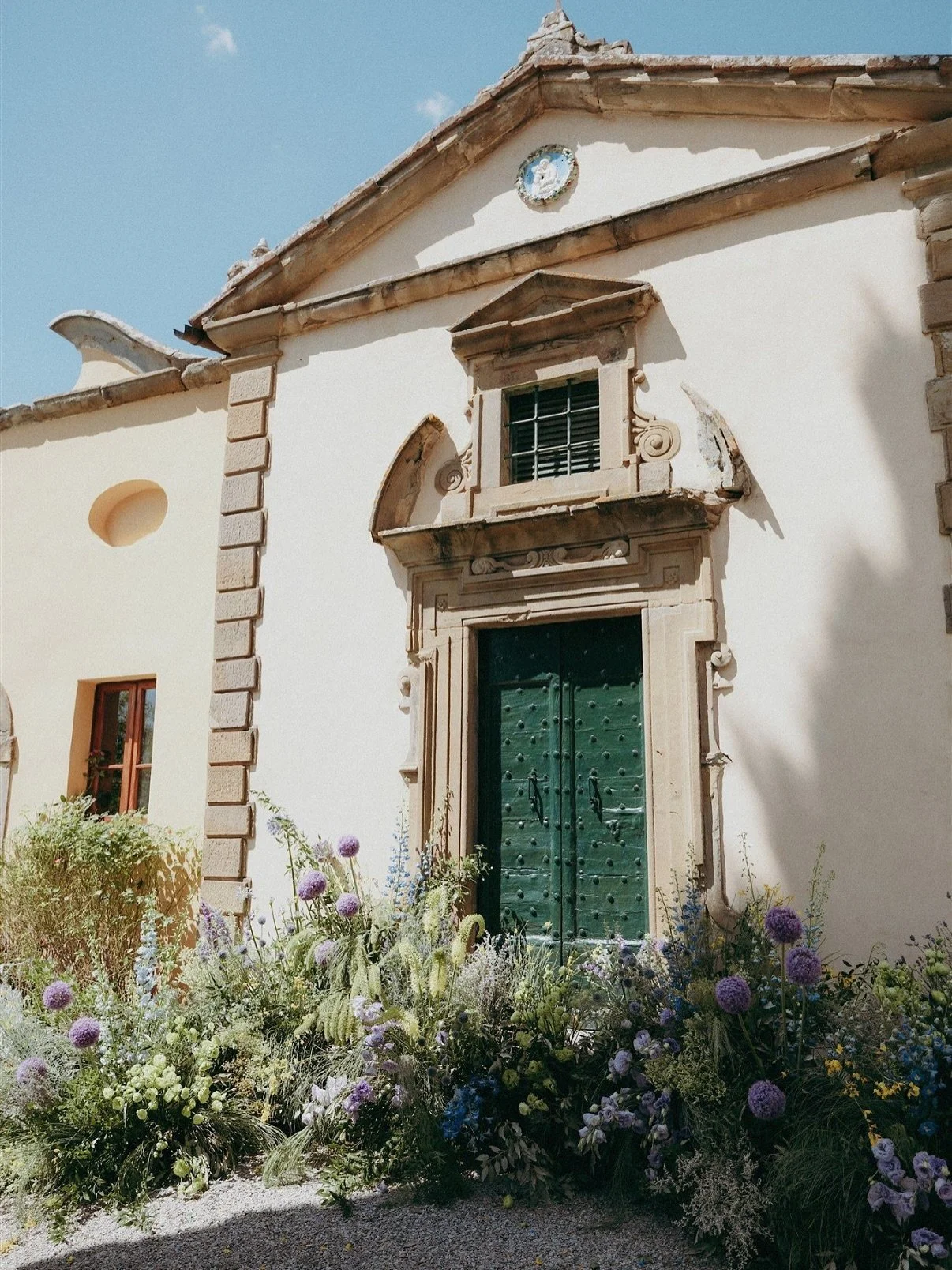 The archives: Summer 2025. 

For Amelia &amp; Tom @ilfalconiere 

Shot by the wonderful @samdocker.co 

#ilfalconiere #italianwedding #italywedding #tuscanwedding #italyweddingplanner