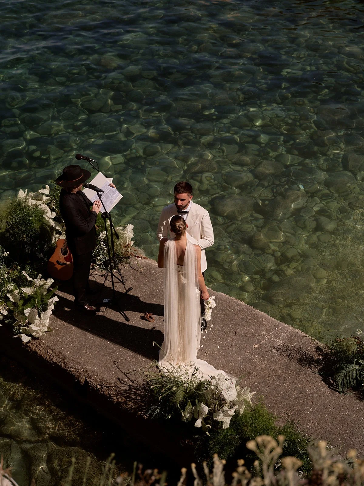 MEGAN_OLLY_WEDDING_TEASER_BENJAMINWHEELER_017.jpg