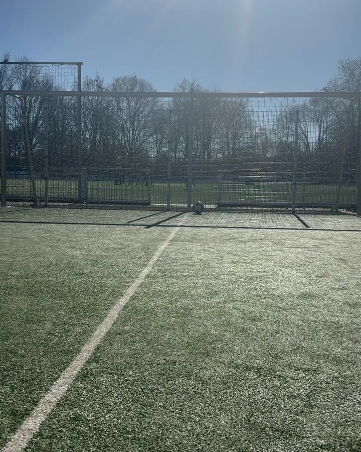 Vandaag met de oudere groep (8-12) hebben wij in het prachtige weer &lsquo;alles bal&rsquo; gespeeld ⚽️ 🏀 🏐 

#bewegenmetkinderen #sportbso #actievebso #bsodoetinchem #bewegendleren #kinderopvang #kinderopvangdoetinchem