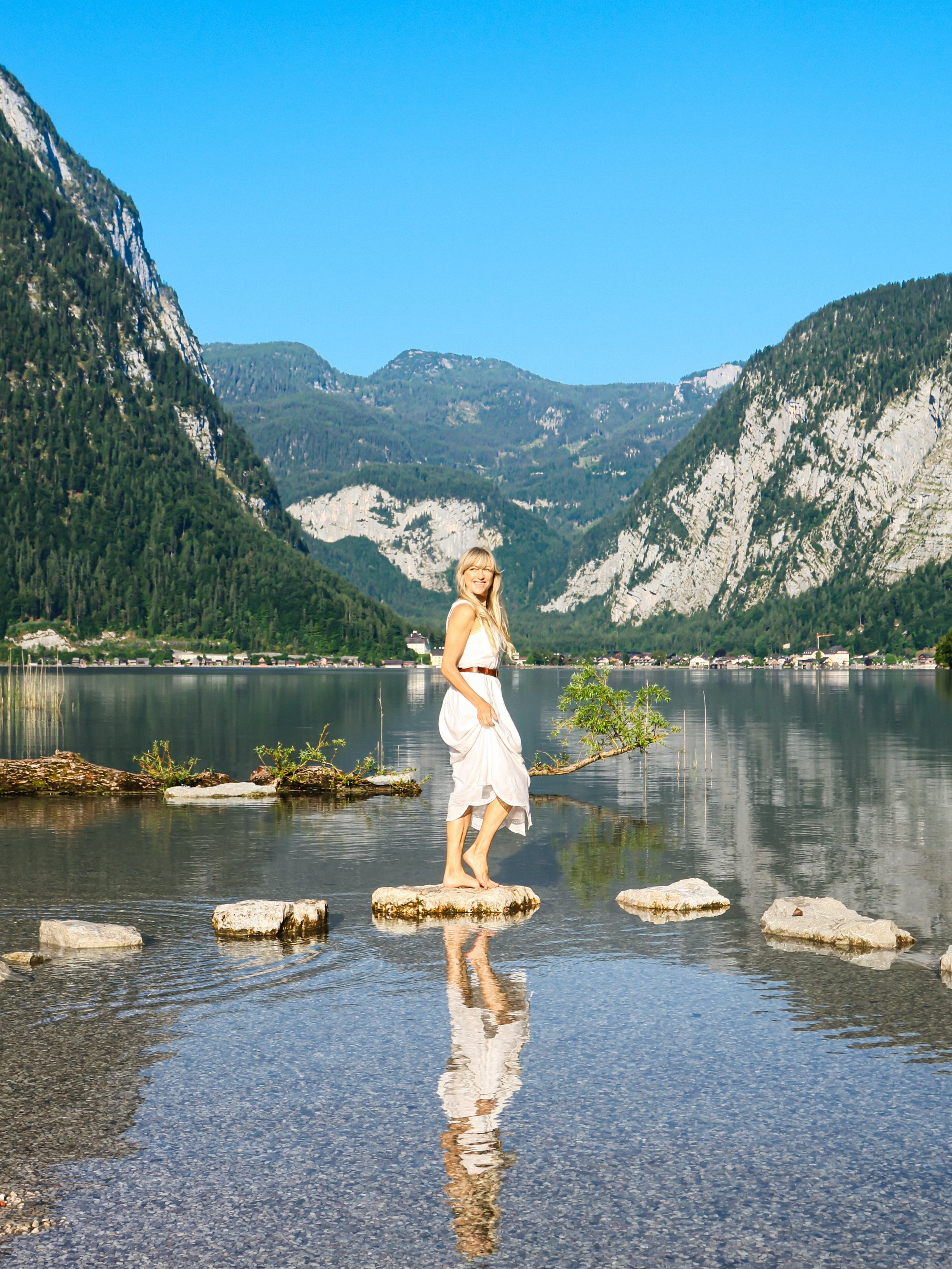 🌞🌲Warm greetings from Austria! 🇦🇹 🥀 I&rsquo;m Austria&rsquo;s diverse landscapes&mdash;from the Pannonian steppes in the east to the high-alpine zones of the Alps&mdash;support over 3,500 species of ferns and flowering plants. The country&rsquo;