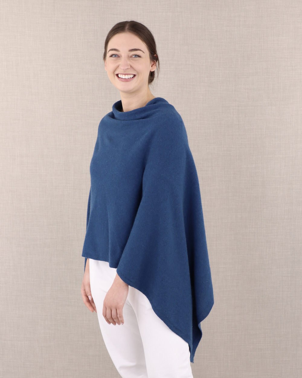 solicitud seta Ensangrentado 5 REASONS YOU NEED A PONCHO — Nordhuset | The North House: art, style and  gift shop in Oslo