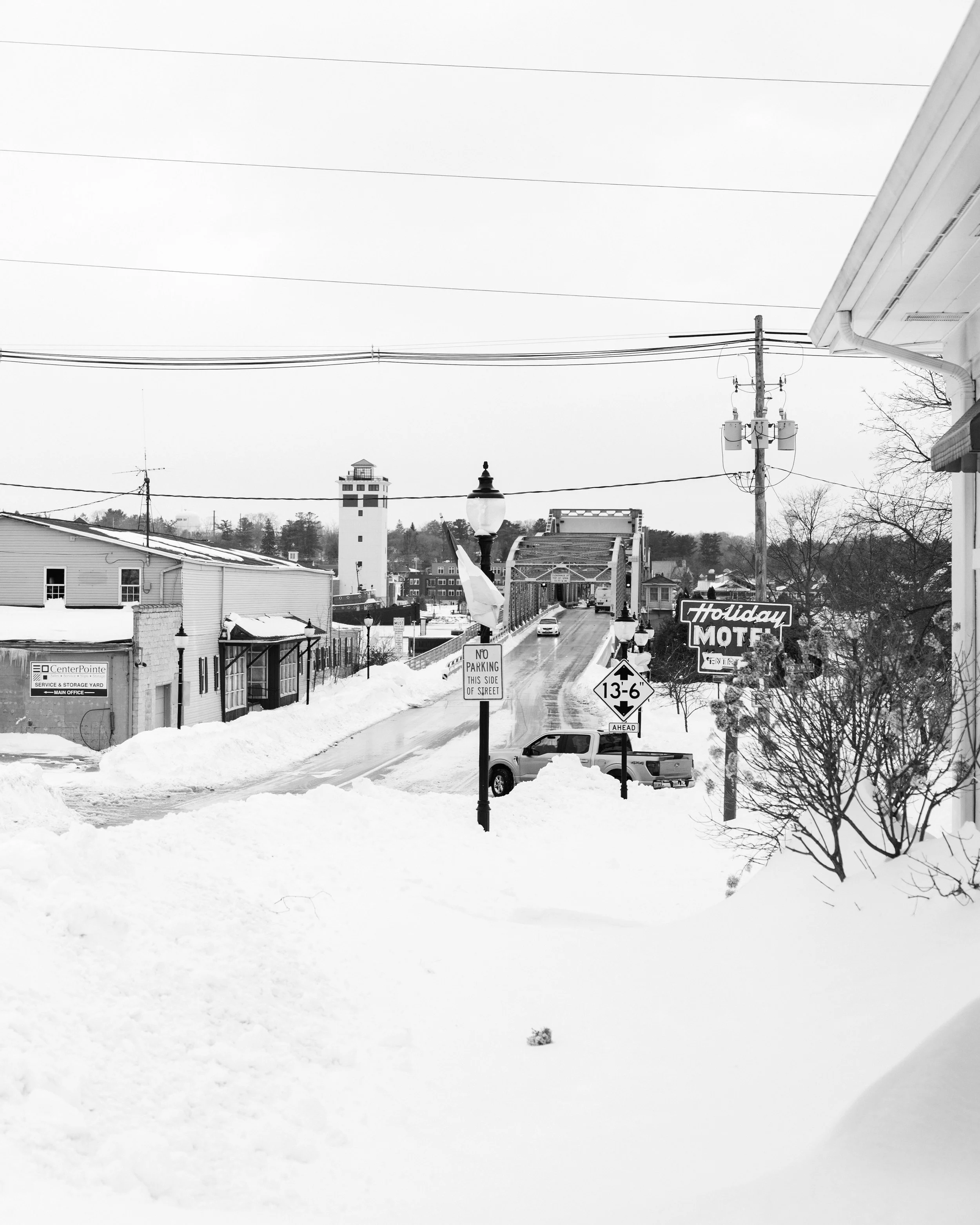 B+W-bridgesnowstorm-fw.jpg