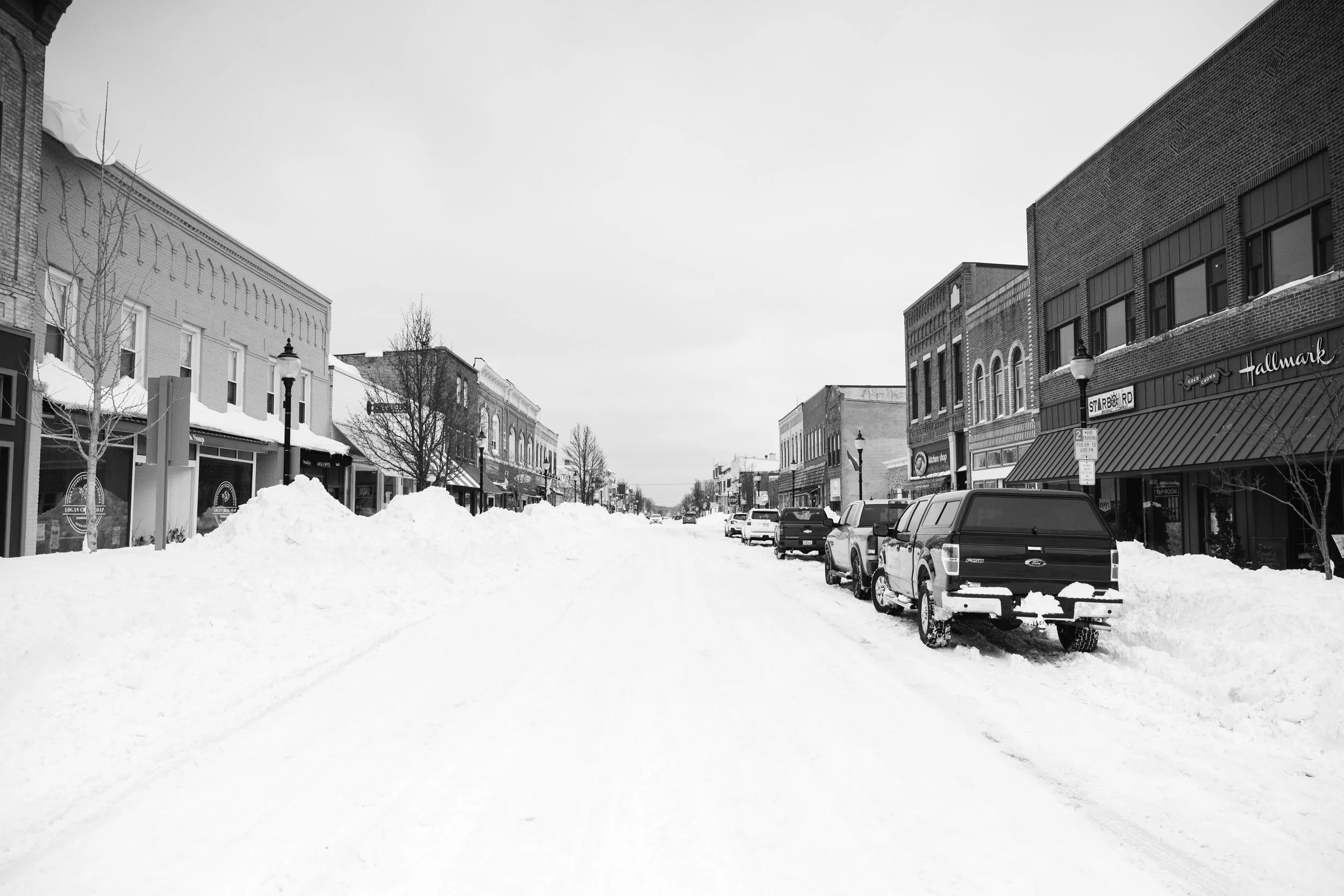 b+w-downtownsnowstorm-fw.jpg