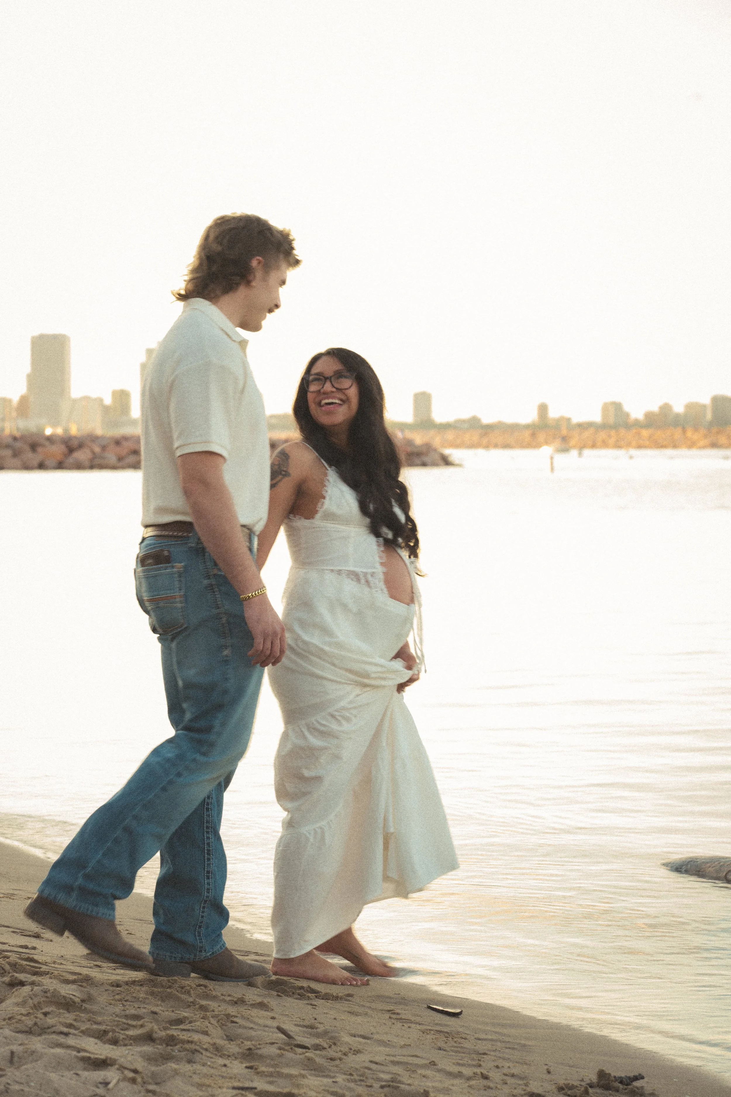 Glendy+sam-leadingintowater-mkeskyline-fw.jpg