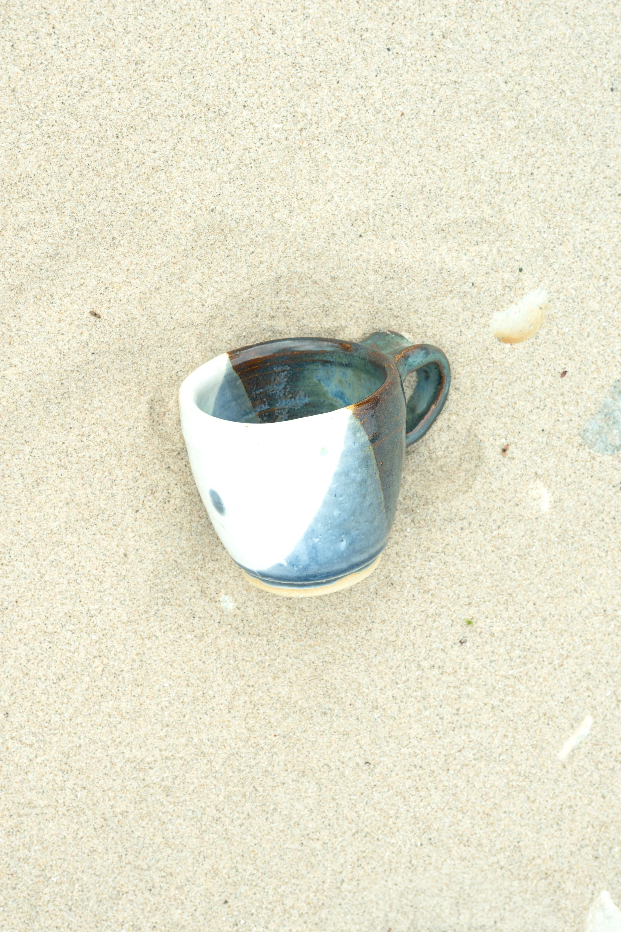 Mug-sand-long-closeup-fw.jpg
